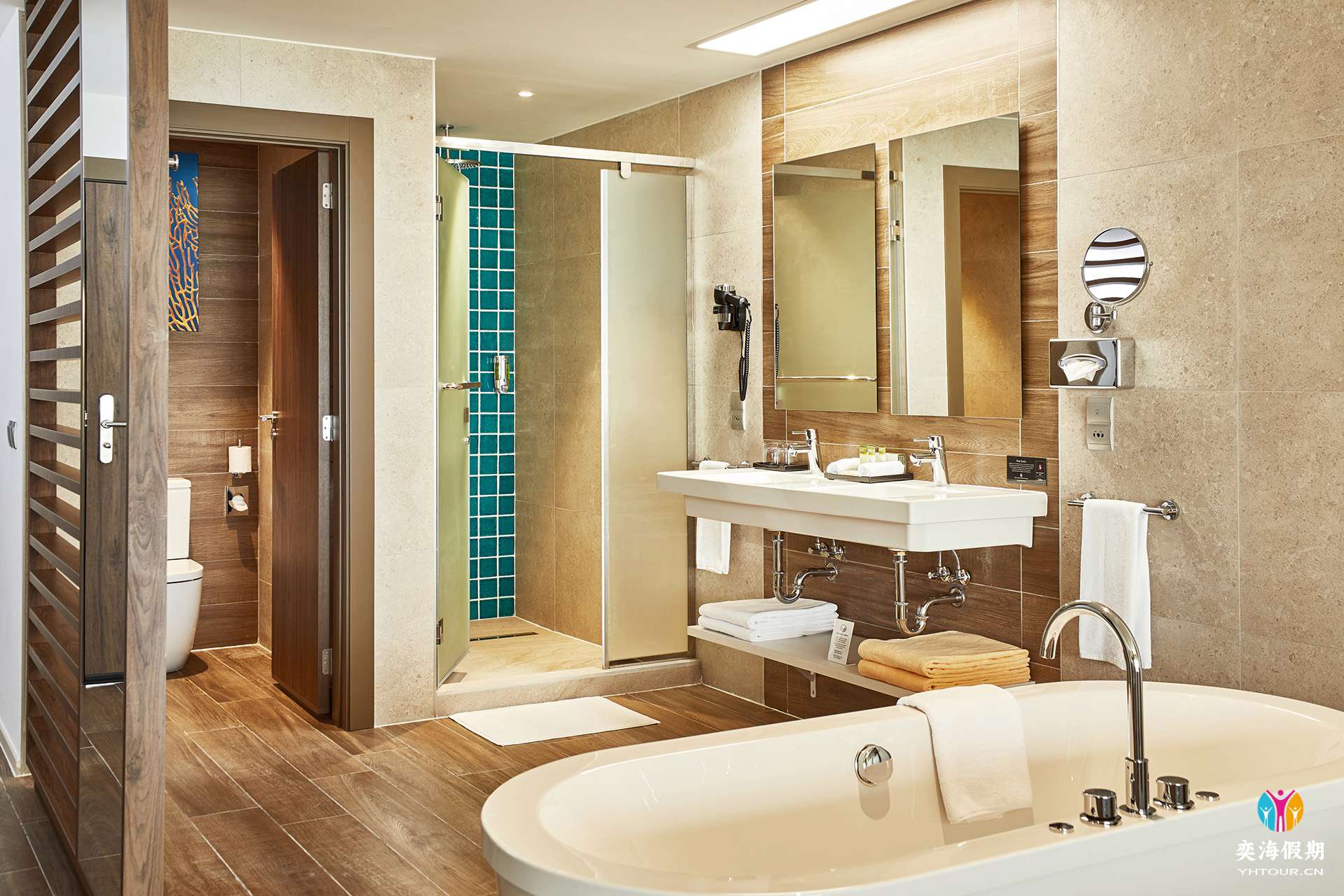 XMV_19_019 - Overwater suite with private pool.jpg