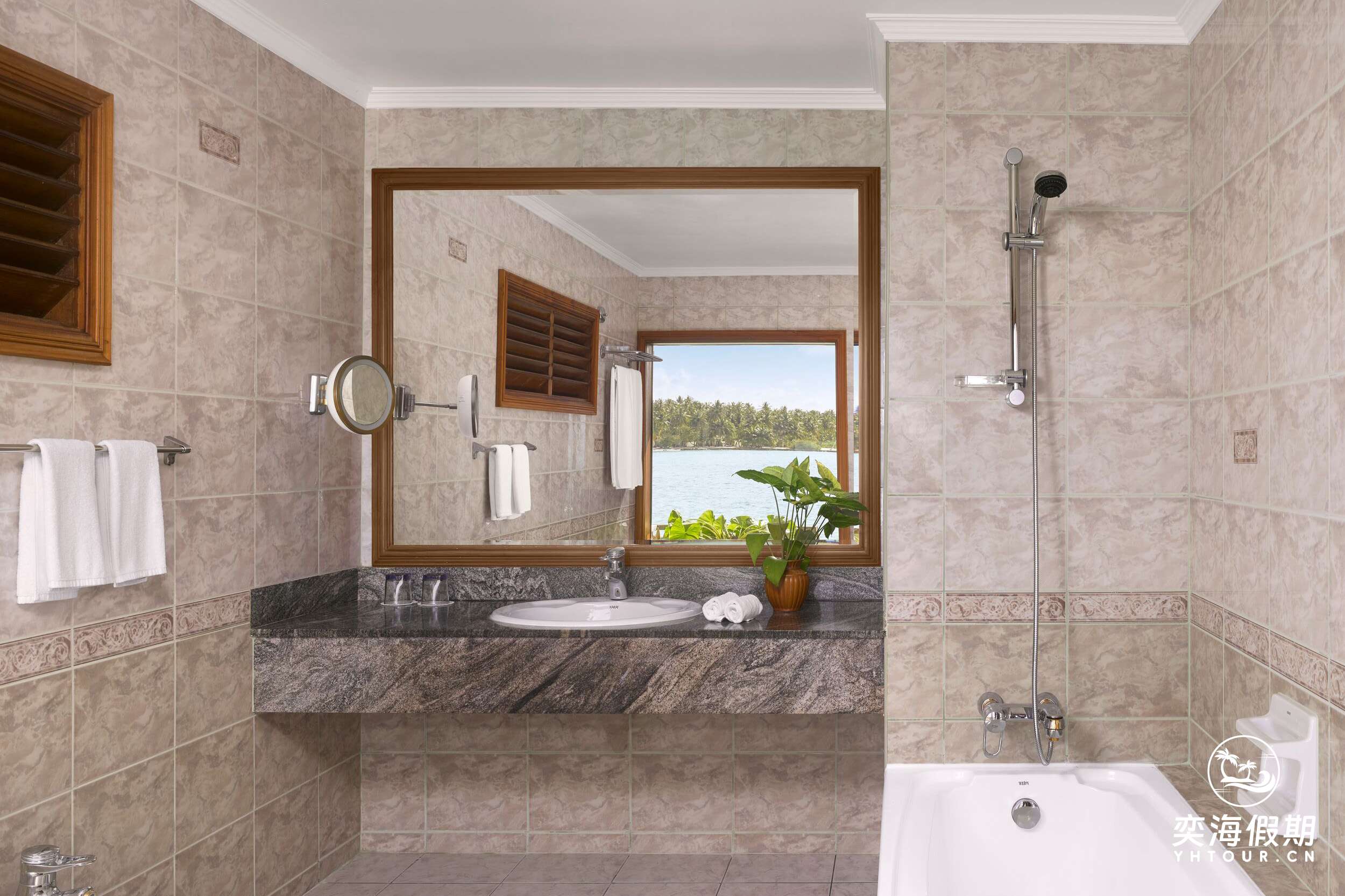 Villa Park - Water Villa - Bath - Large.jpg