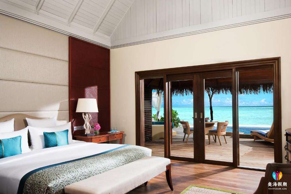 Deluxe Beach Villa with Pool (2).jpg