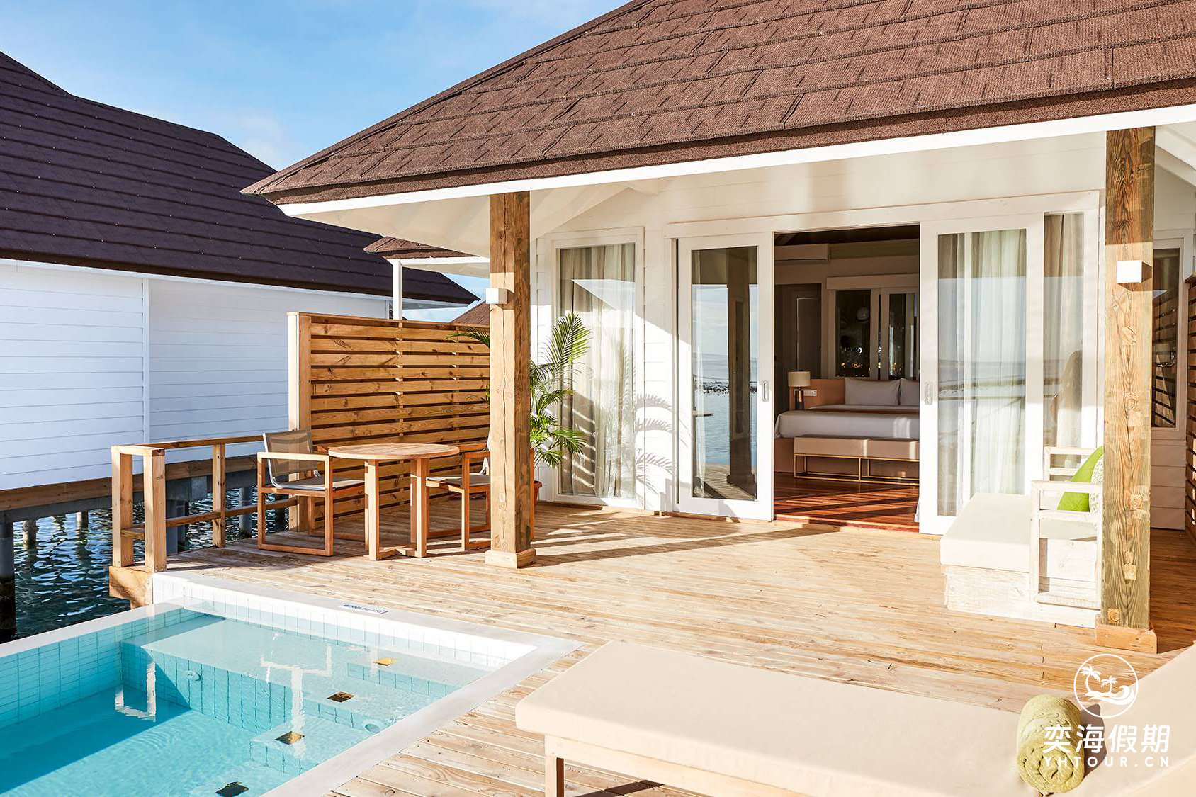 Grand Water Villa with Pool (1).jpg