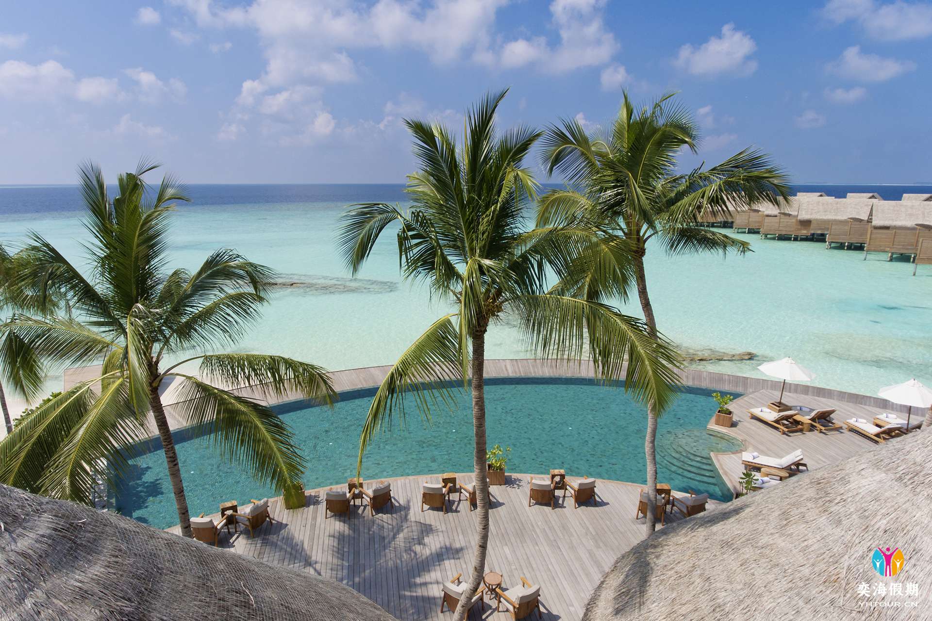 Milaidhoo Maldives_Compass Pool Bar (9).jpg
