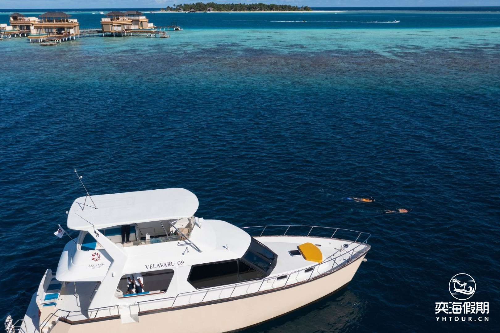 an-velavaru-luxury-boat.jpg