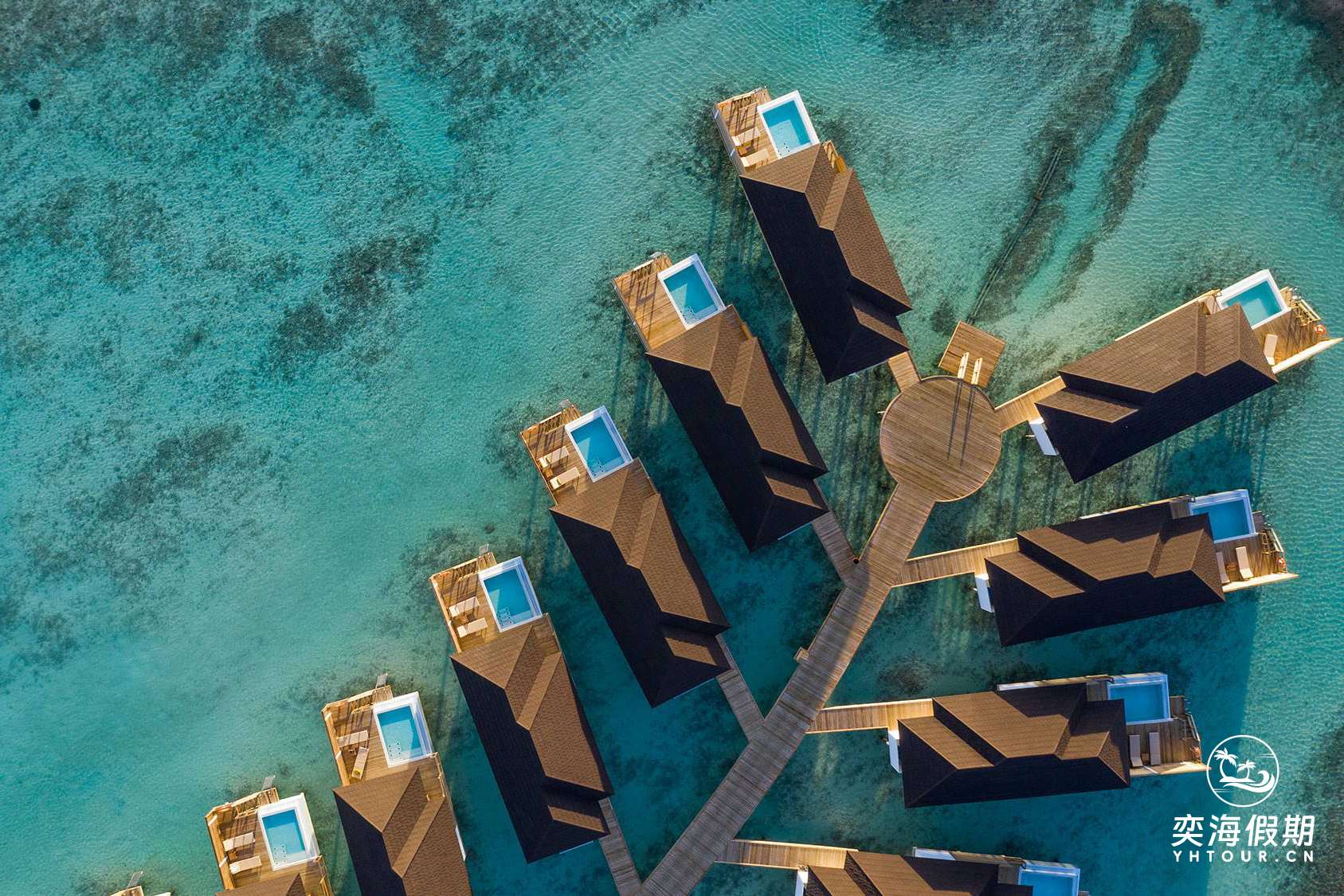 Grand Water Villa with Pool2.jpg