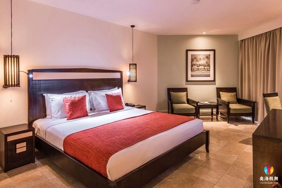 Warwick Deluxe Room.jpg