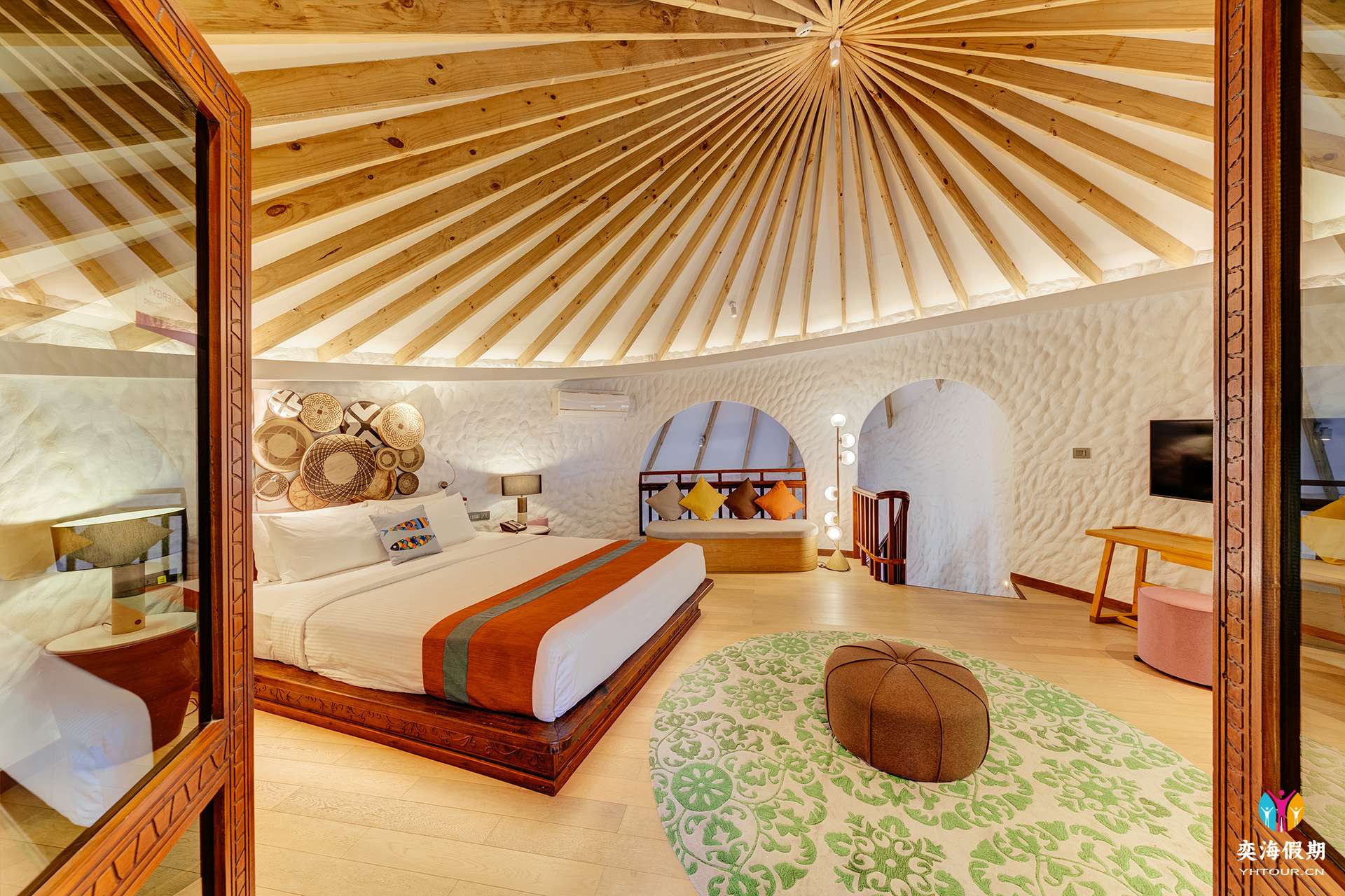 Beach Suite with Pool (bedroom).jpg