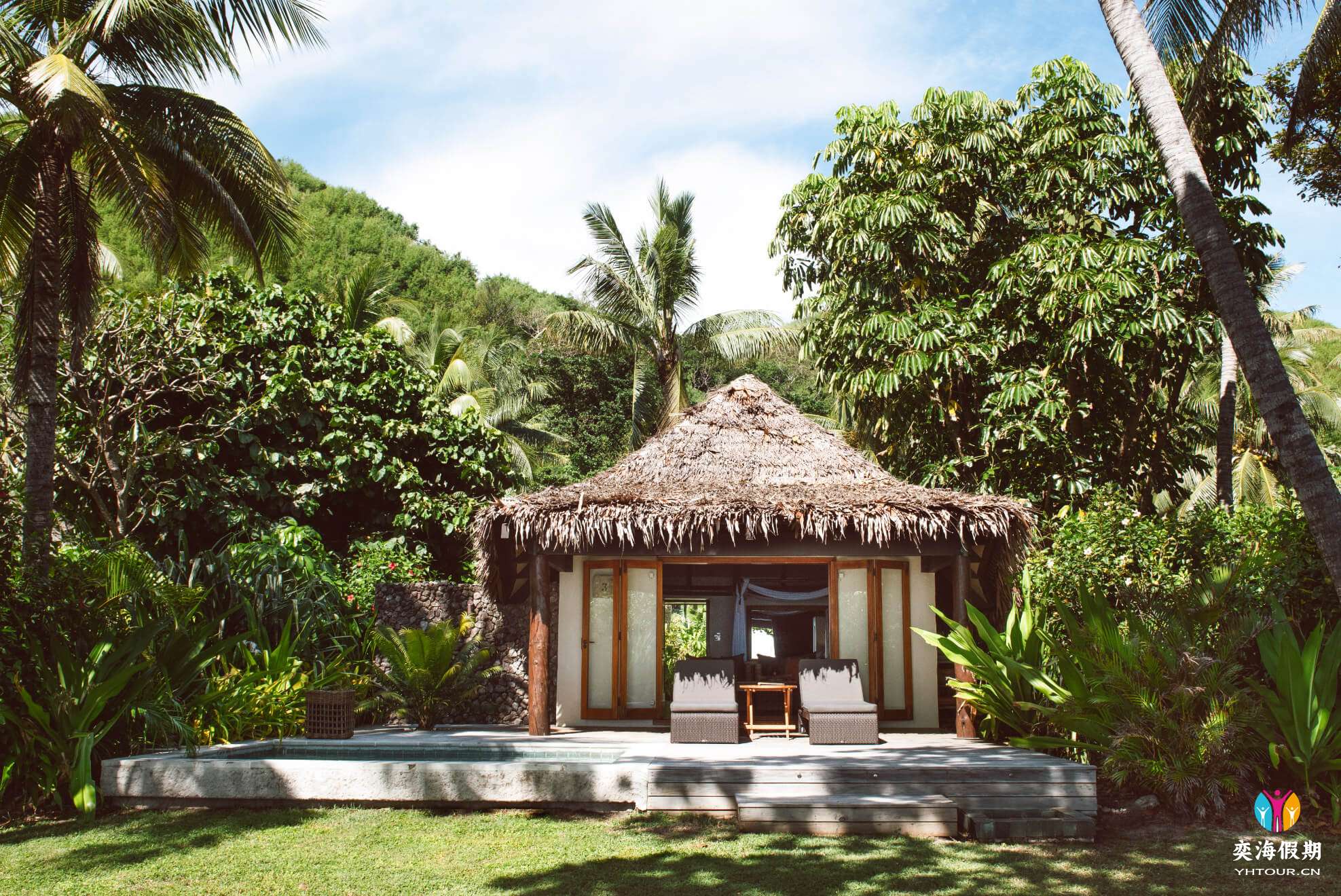 Beachfront Pool Bures.jpg