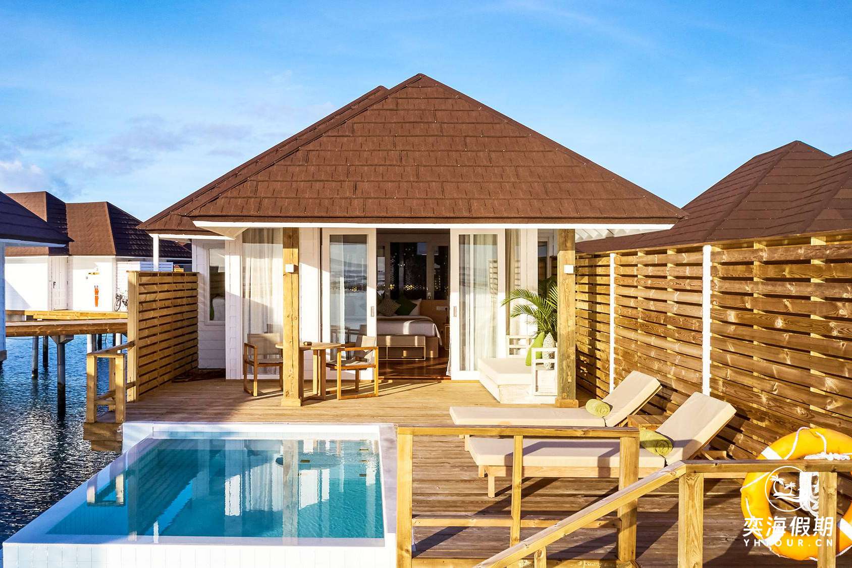 Grand Water Villa with Pool1.jpg