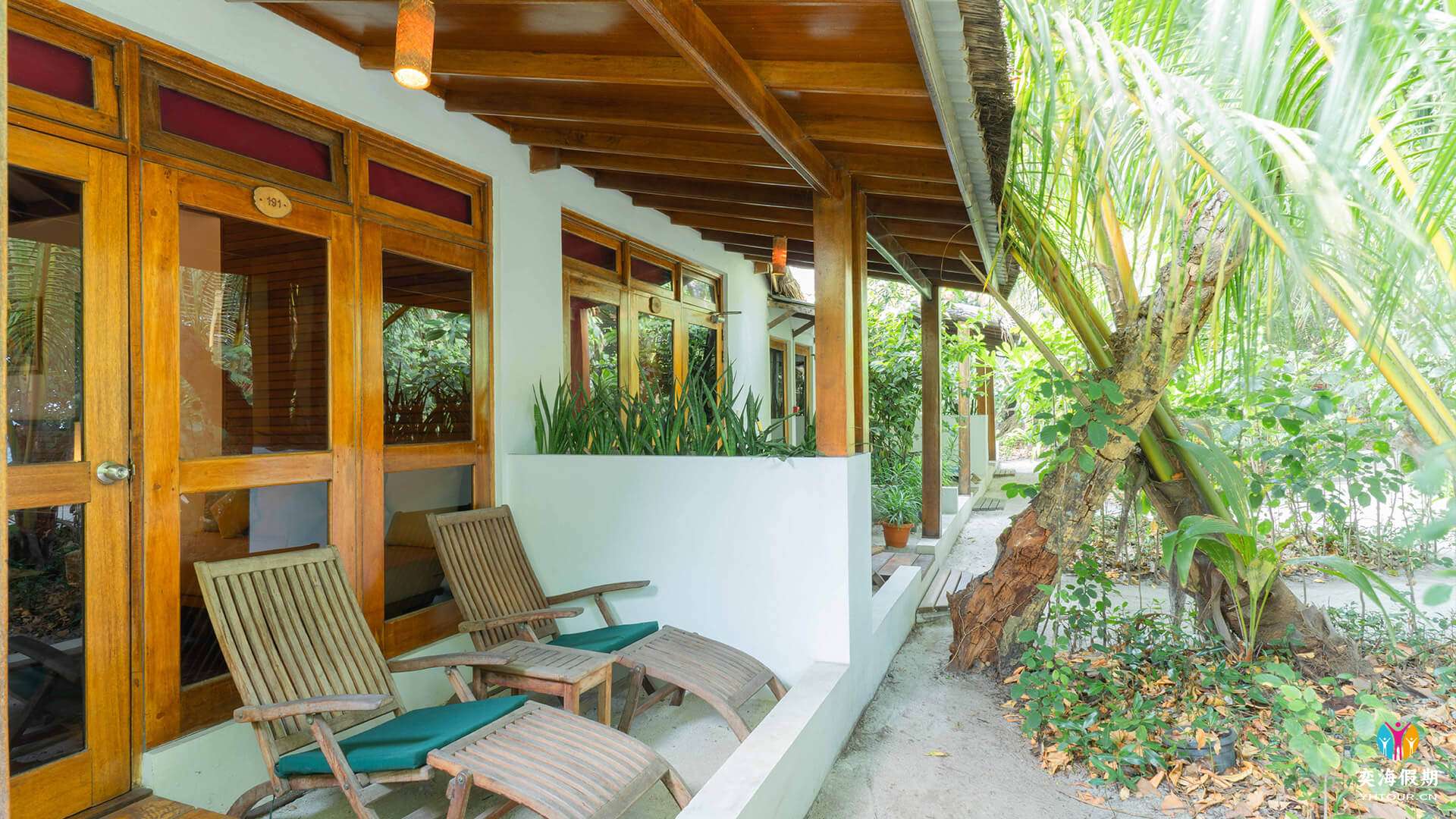 Reethi Sunrise Villa (8).jpg