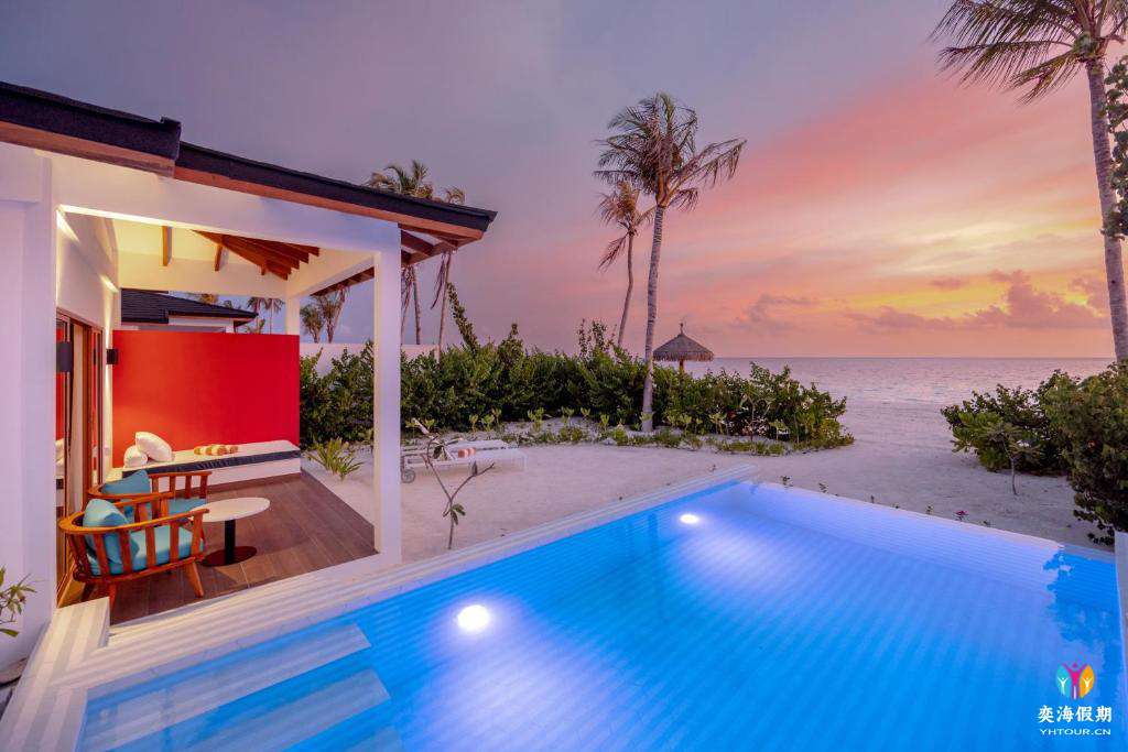 Beach Suite Pool (5).jpg