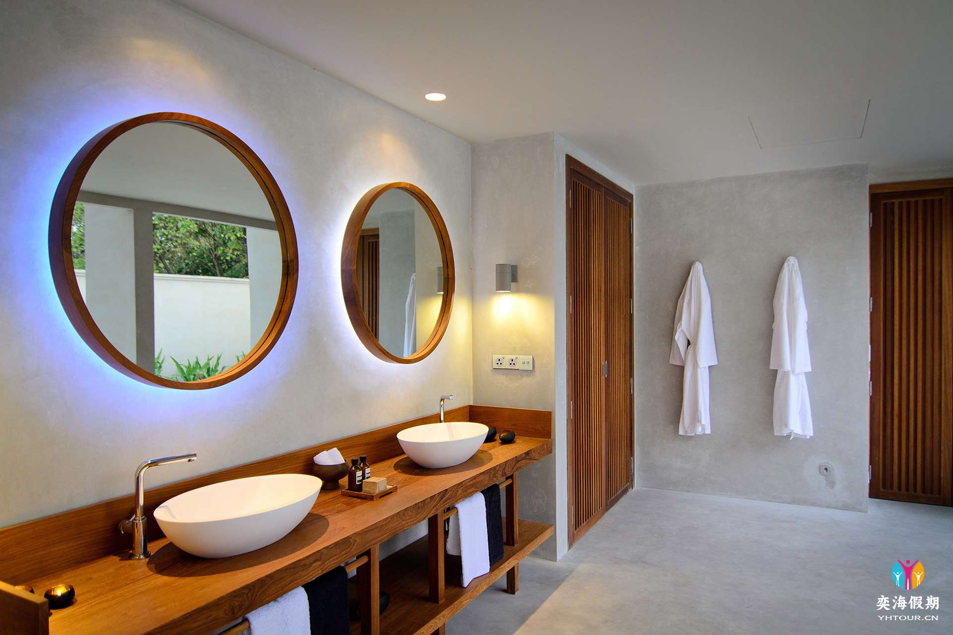 Beach Pool Villa2.jpg