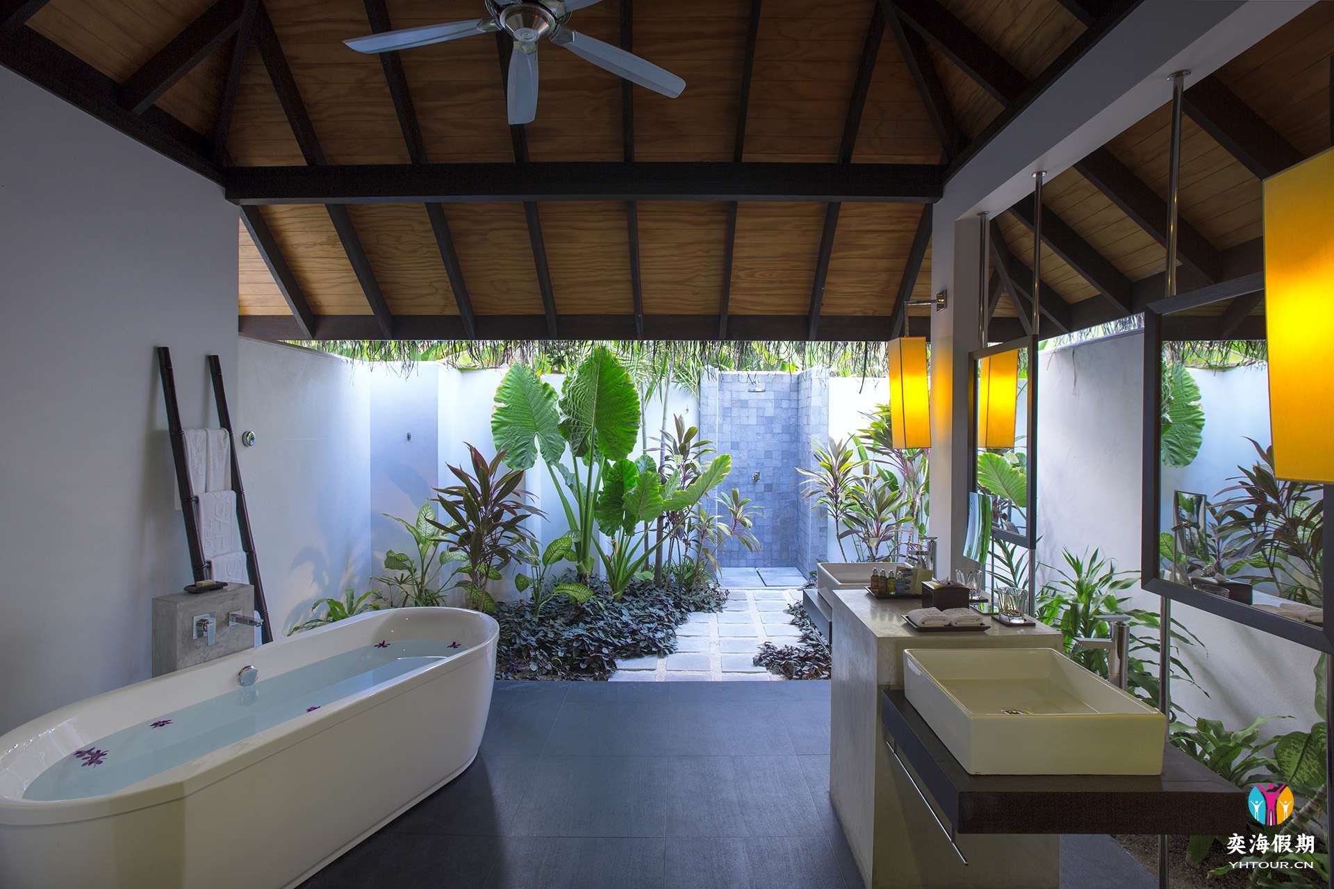 Beach Villa3.jpg