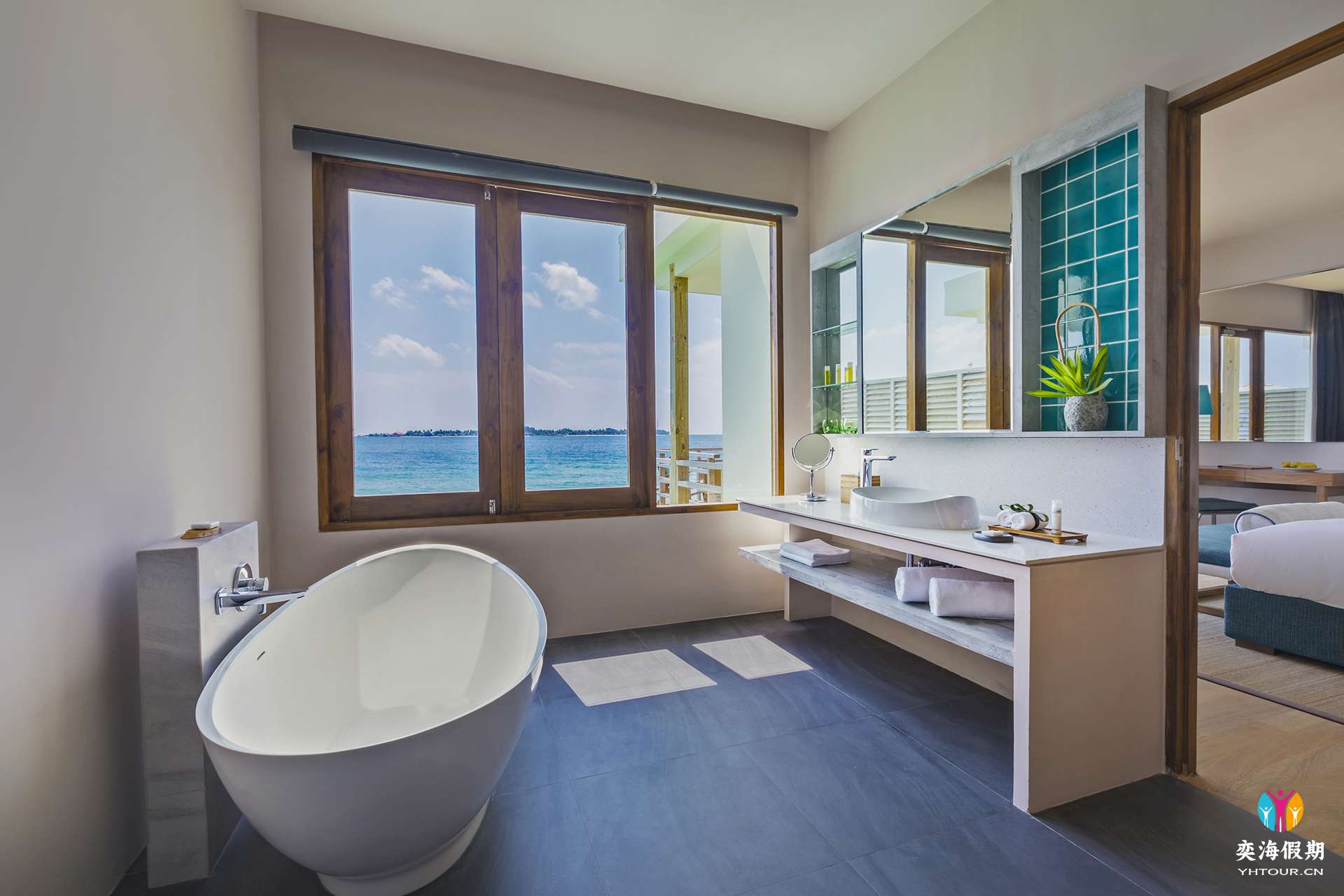 Water Villa (2).jpg