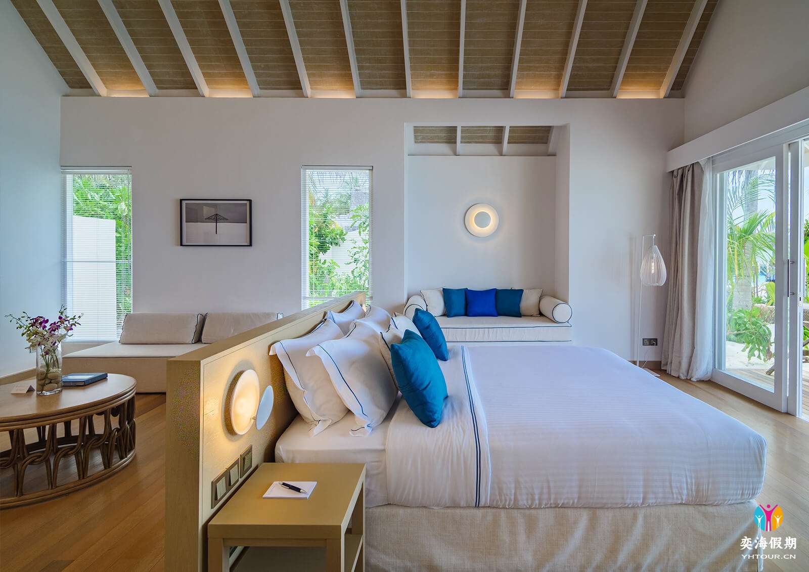Deluxe Beach Villa with Pool7.jpg
