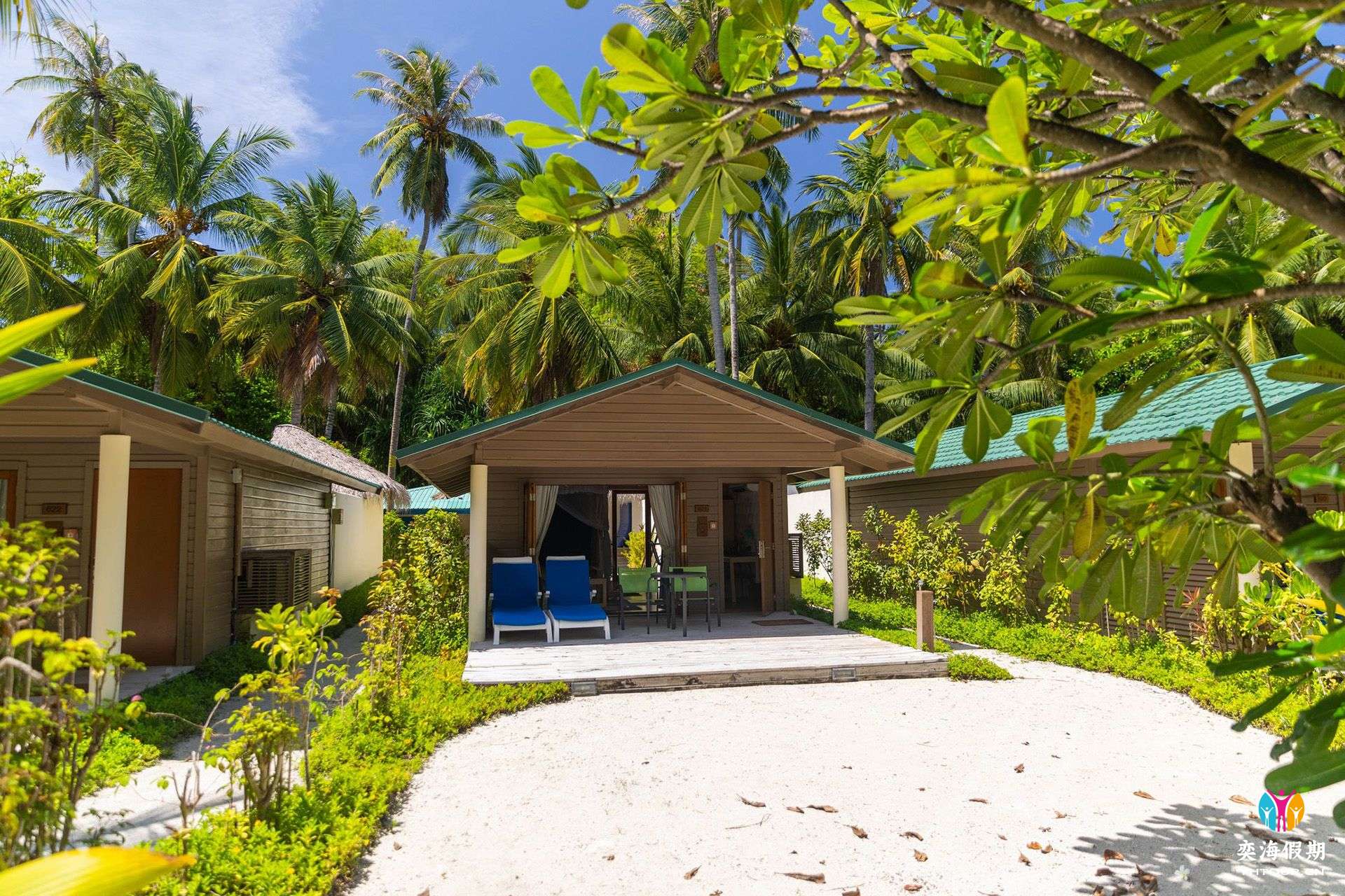 Jacuzzi Beach Villa (2).jpg