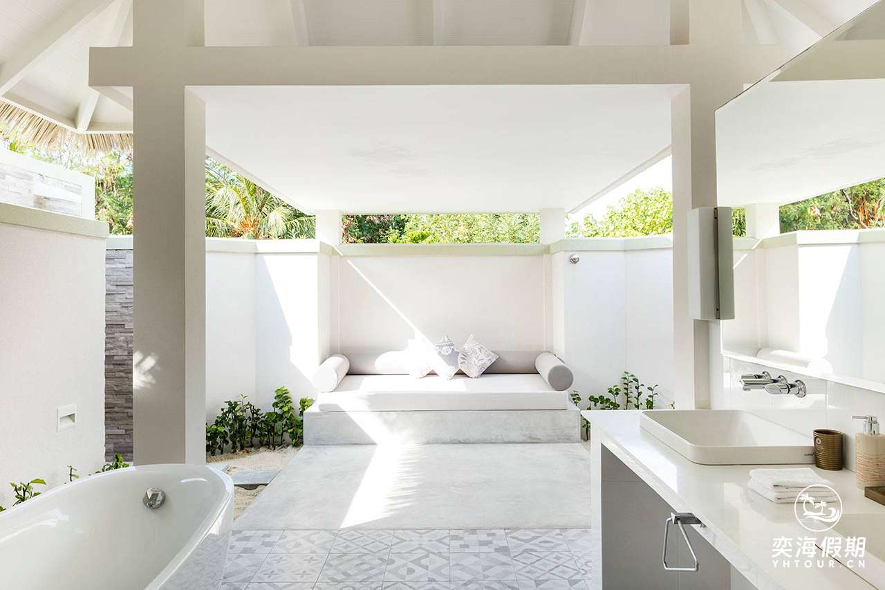 Grand Beach Suite with Pool4.jpg