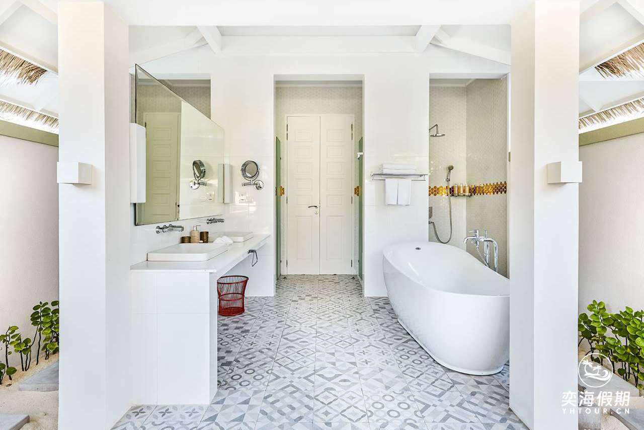 Grand Beach Suite with Pool8.jpg