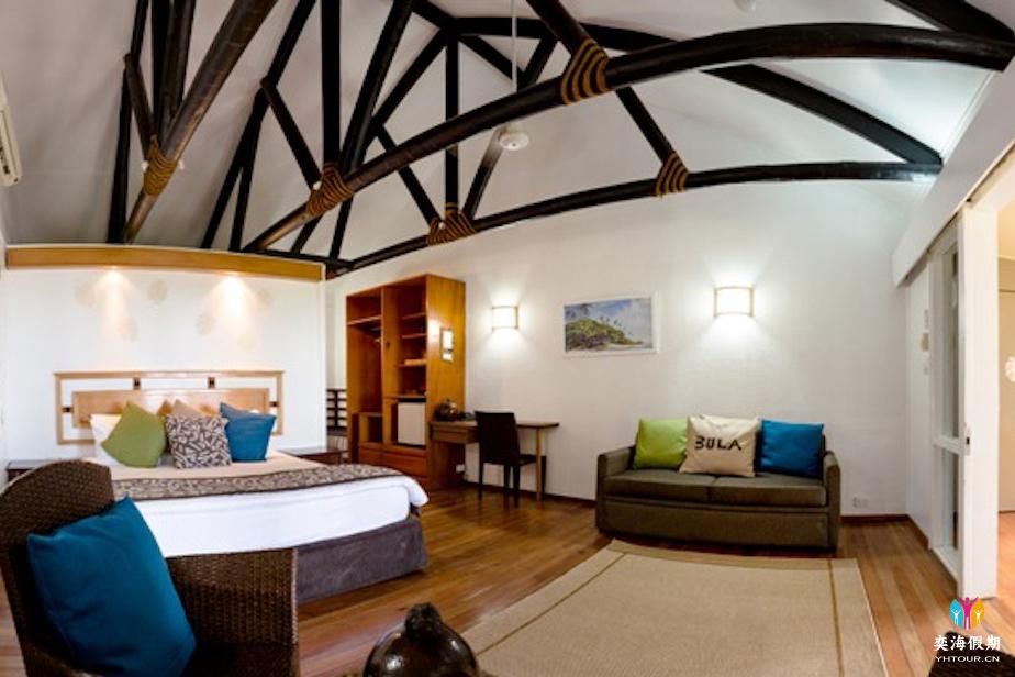 Beachfront Spa Bure5.jpg