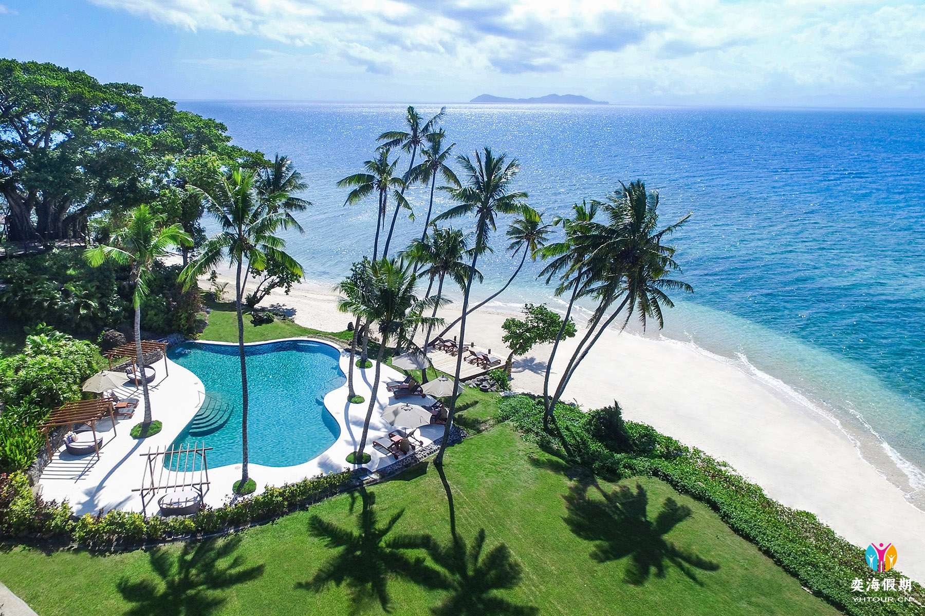 Resort Pool 2.jpg