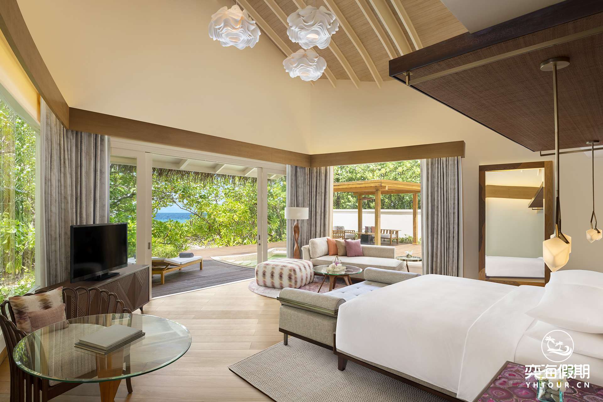 Beach_Villa_Hero_01.jpg