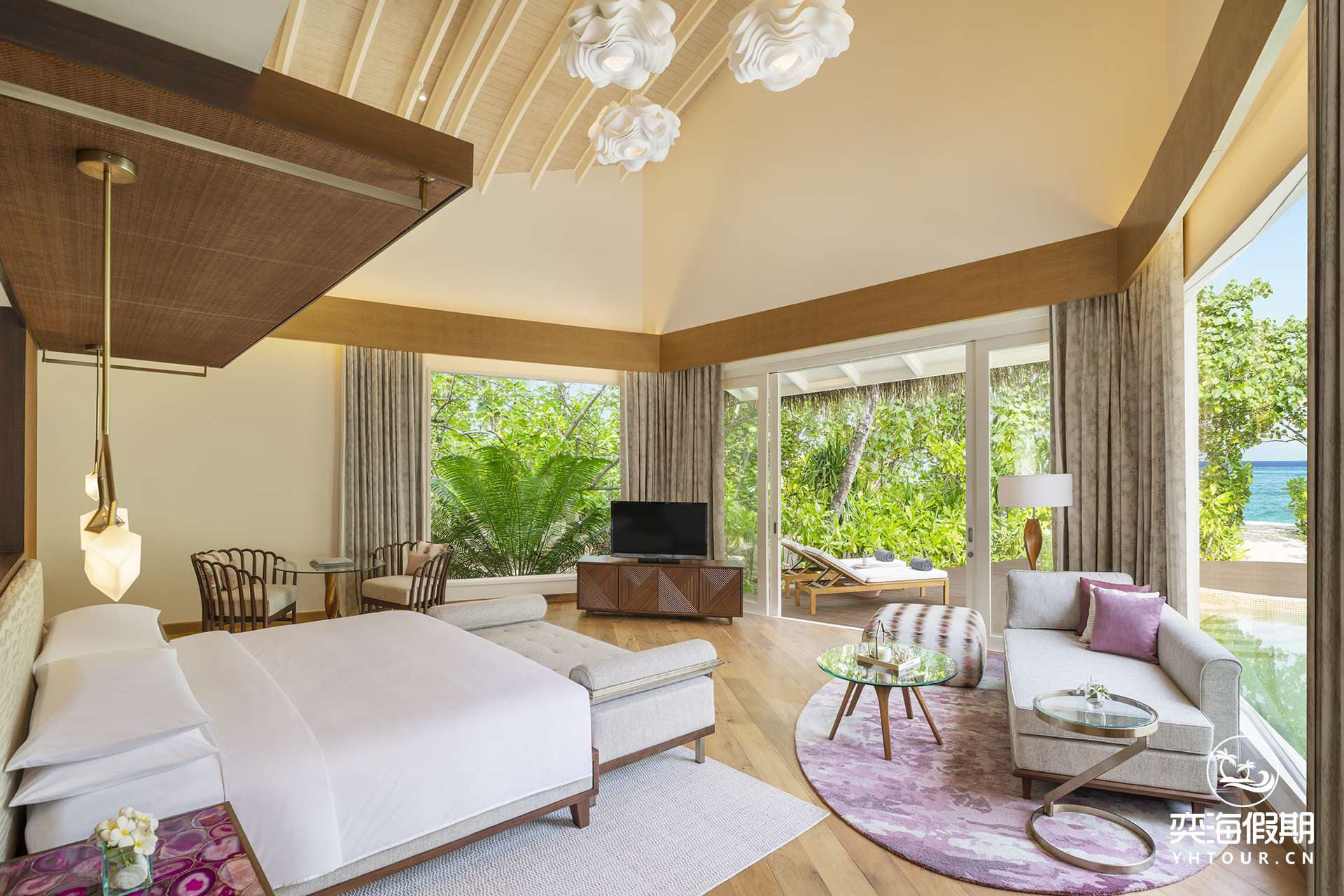 Beach_Villa_Hero_02.jpg