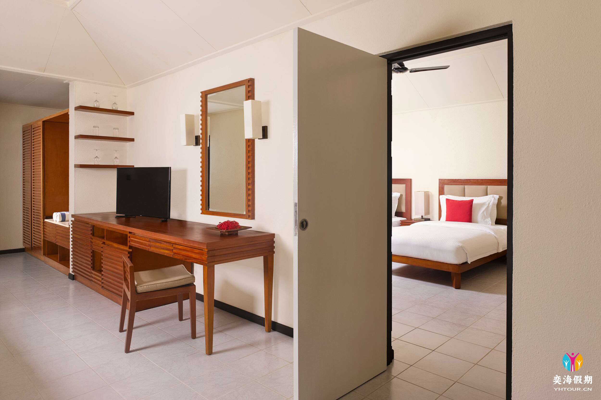 Villa Nautica - Two Bedroom Family Beach Villa - Interconnecting - Large.jpg