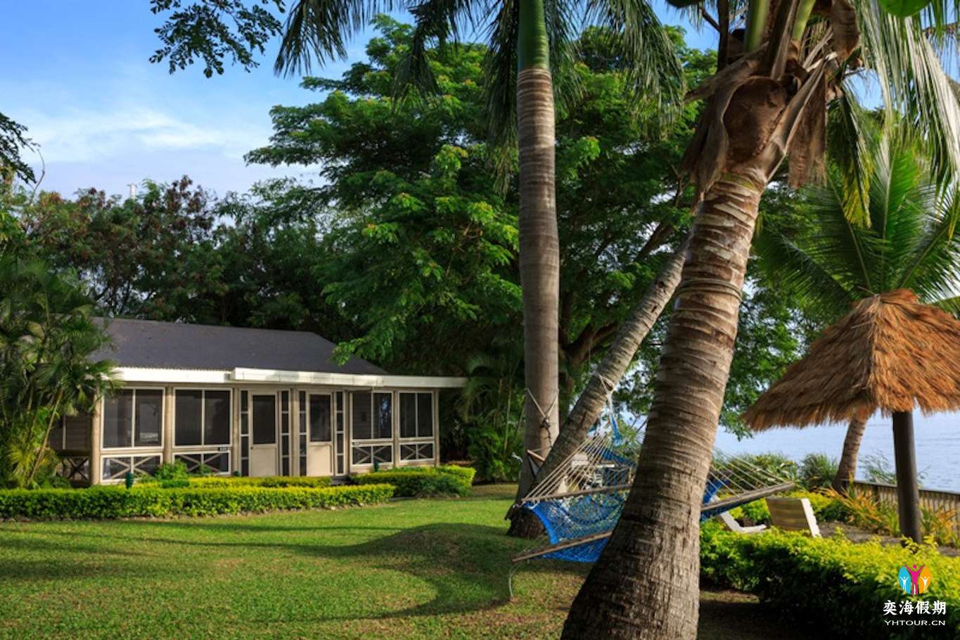 Beachfront Spa Bure3.jpg