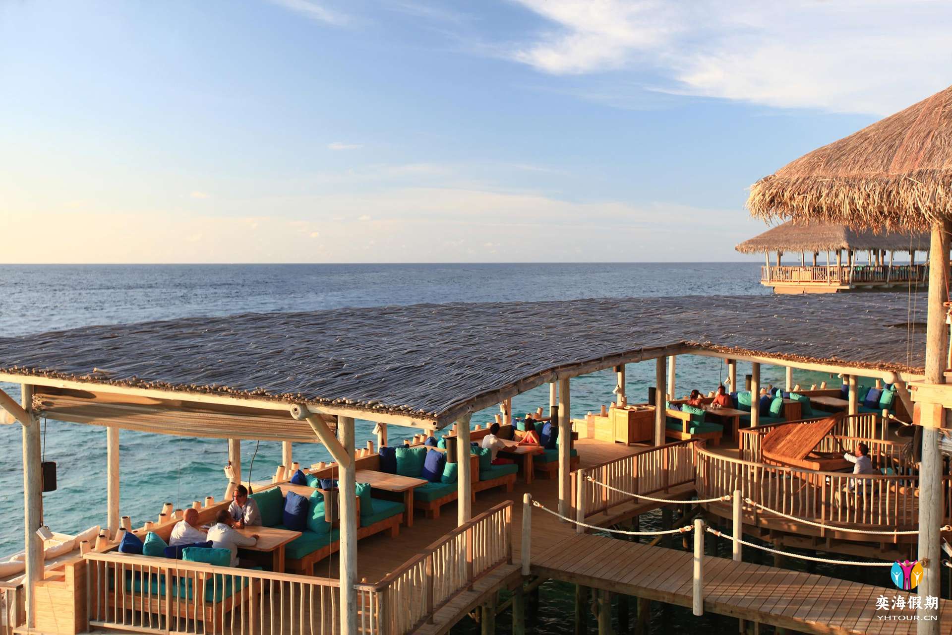 laamu-maldives-chill-overview.jpg