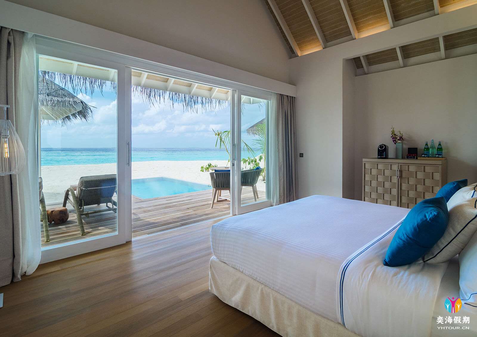 Deluxe Beach Villa with Pool52.jpg