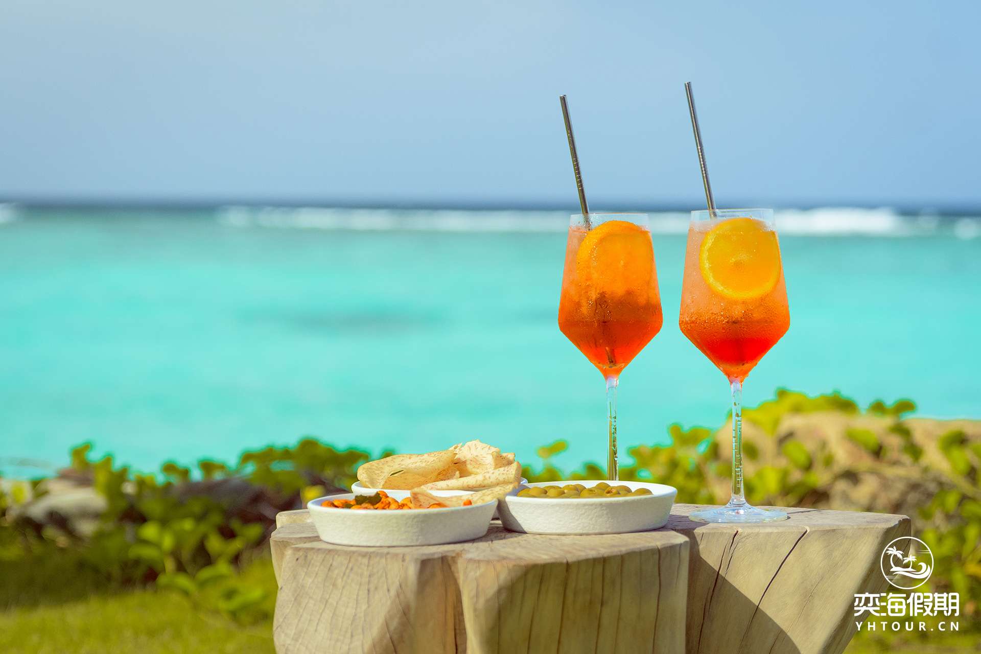 The Ritz-Carlton Maldives, Fari Islands - La Locanda - Aperol Spritz.jpg