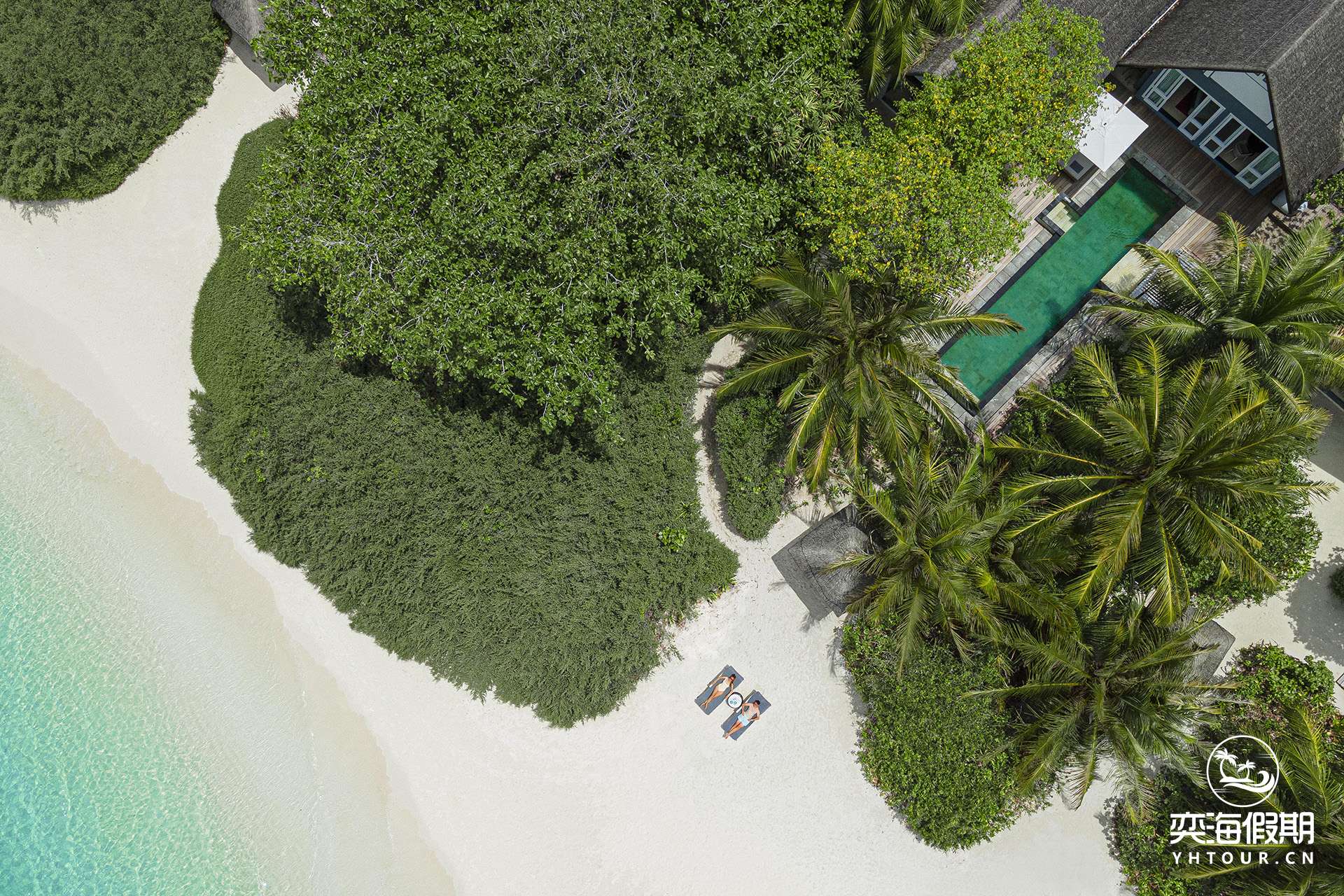 FS Landaa Giraavaru Beach Villa with Pool 9.jpg