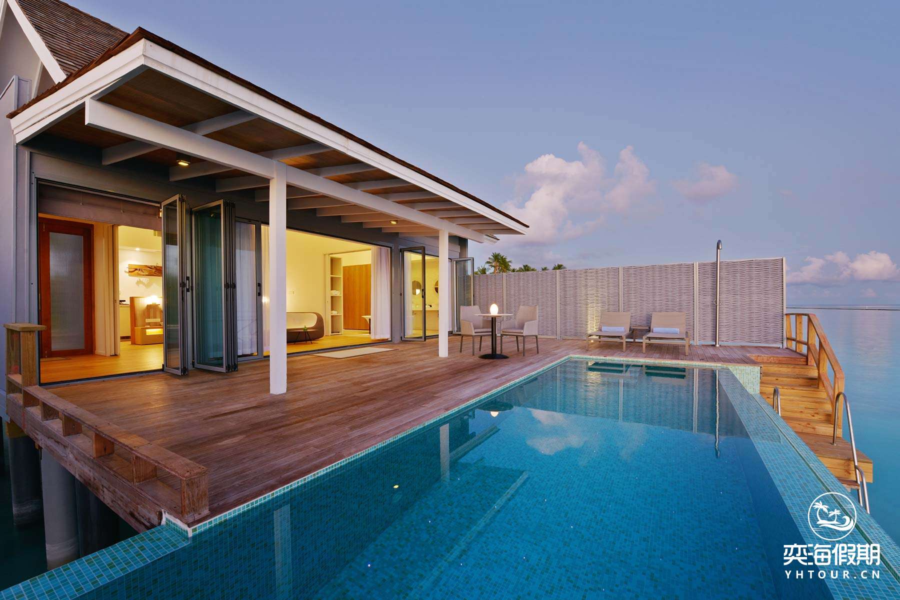 water-villa-with-pool-04.jpg