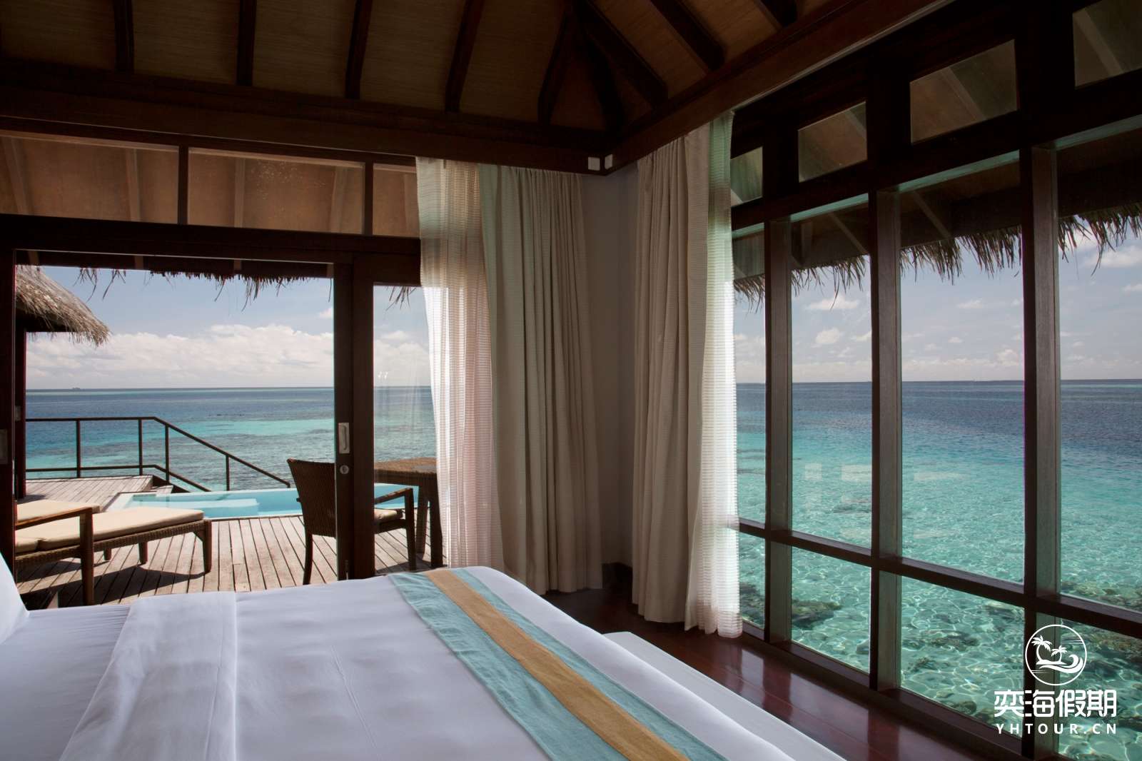 hithi_escape_water_villa8763__large.jpg
