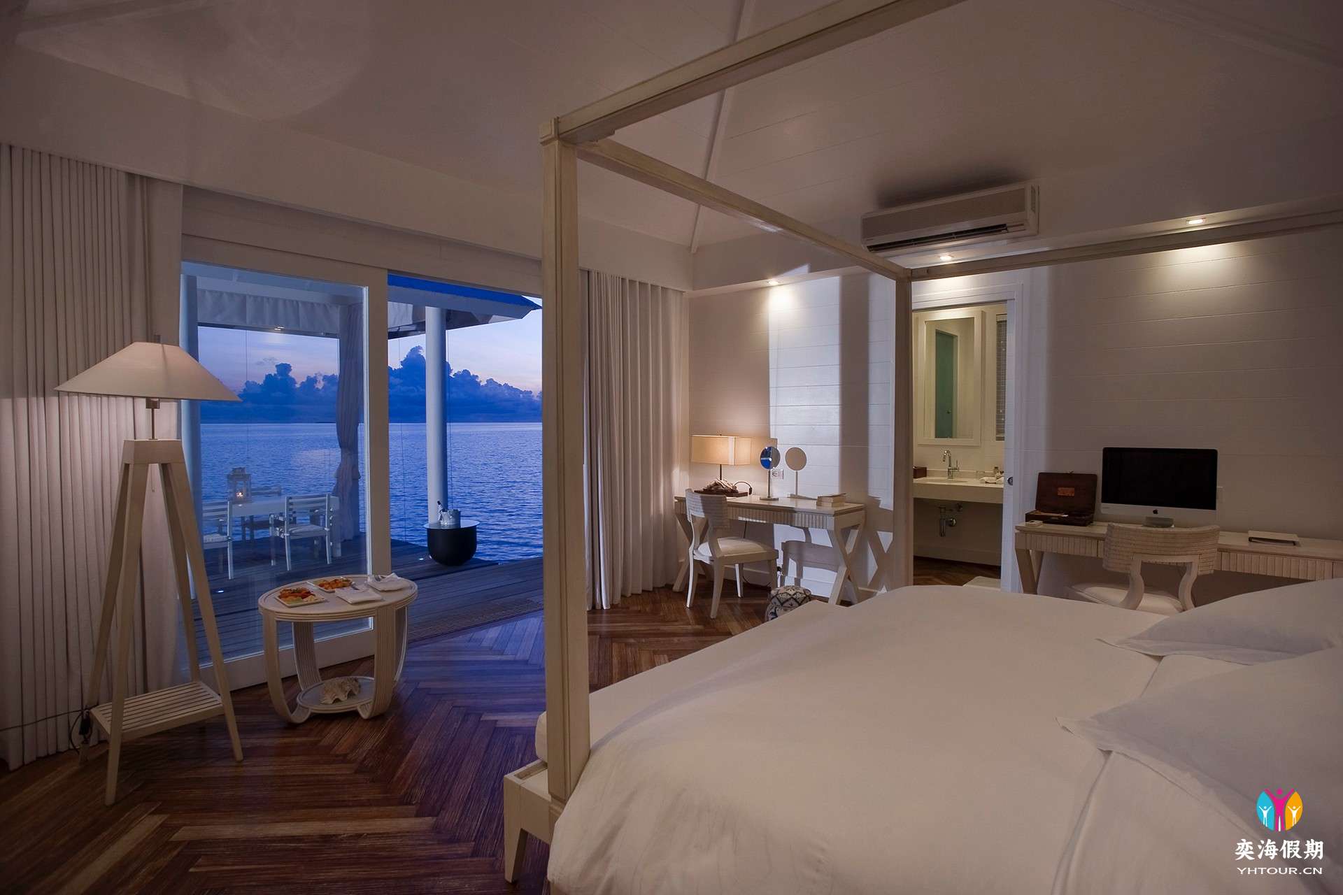 Water Villa (1).jpg