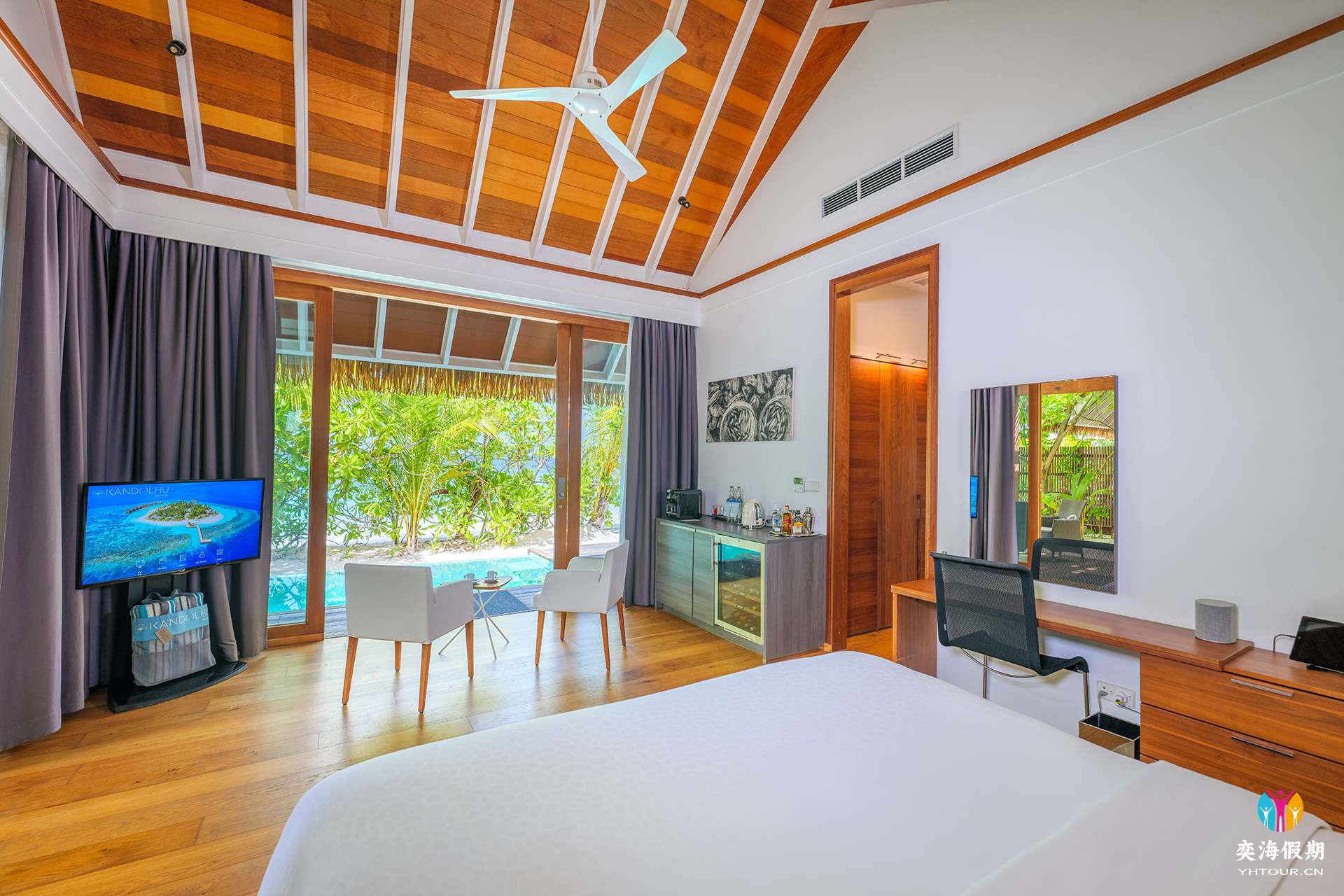Pool Villa 02.jpg