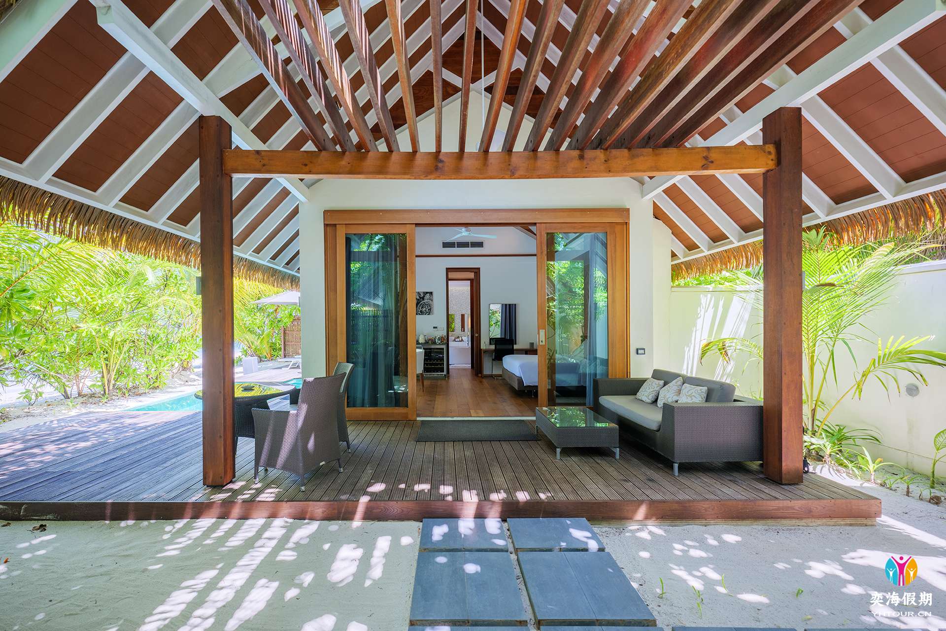Pool Villa 06.jpg