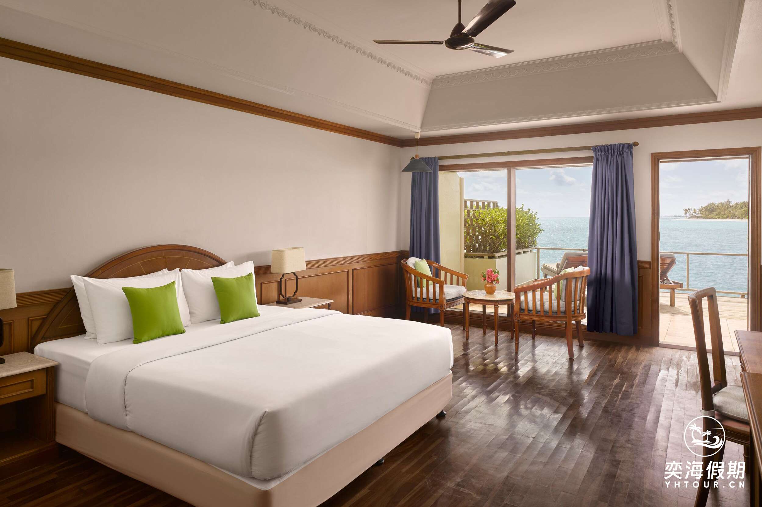 Villa Park - Water Villa - Bedroom - Large.jpg