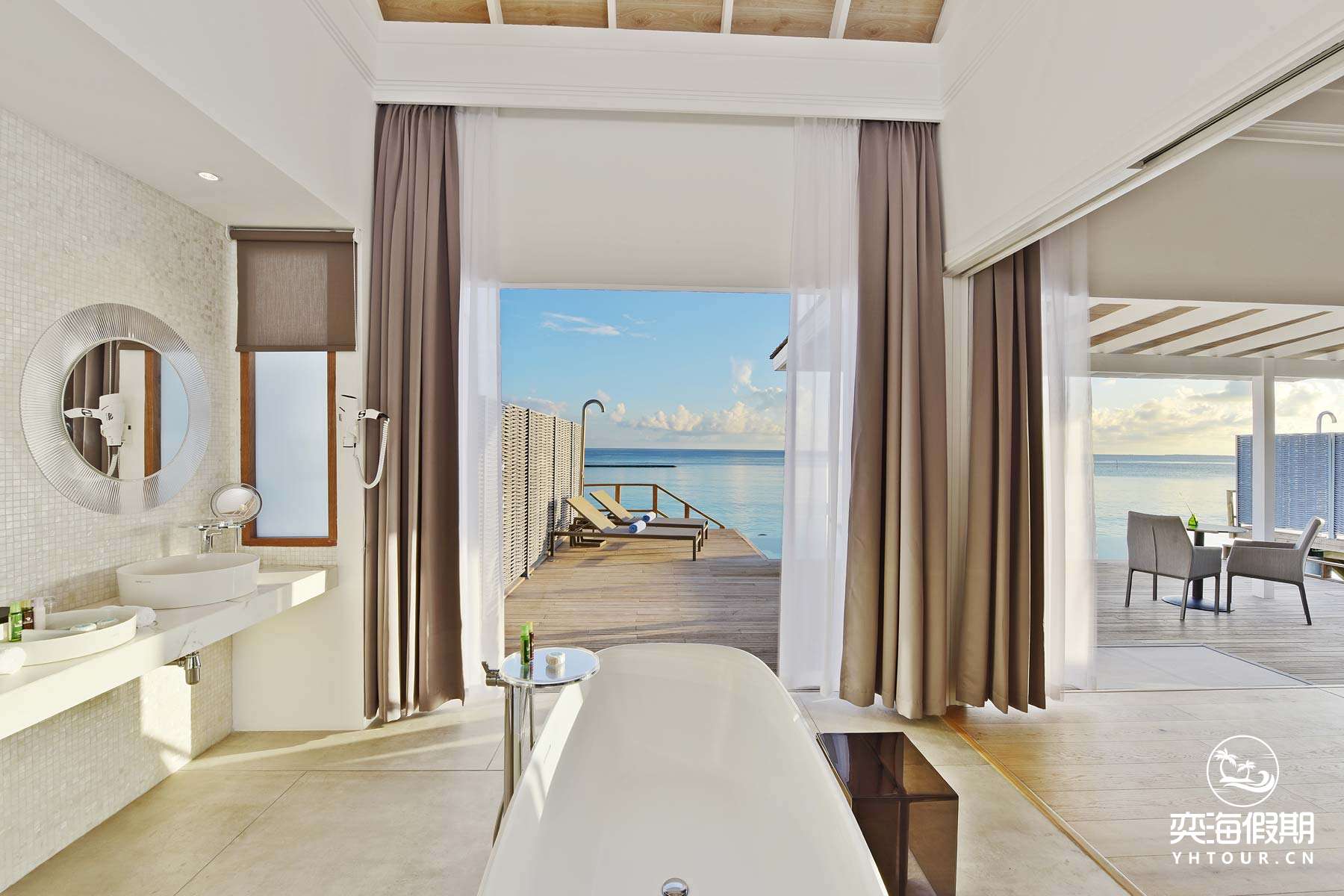water-villa-with-pool-01.jpg