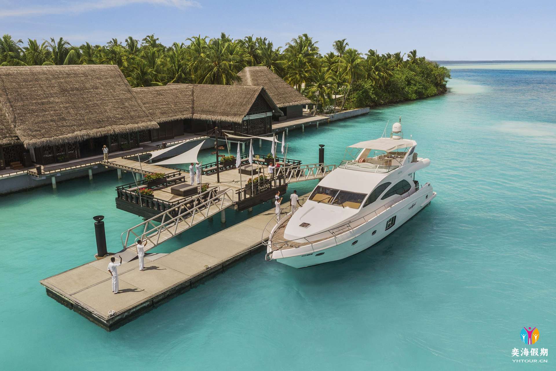 OO_RR_Resort_ArrivalYacht_Drone_1215_MASTER-scaled.jpg