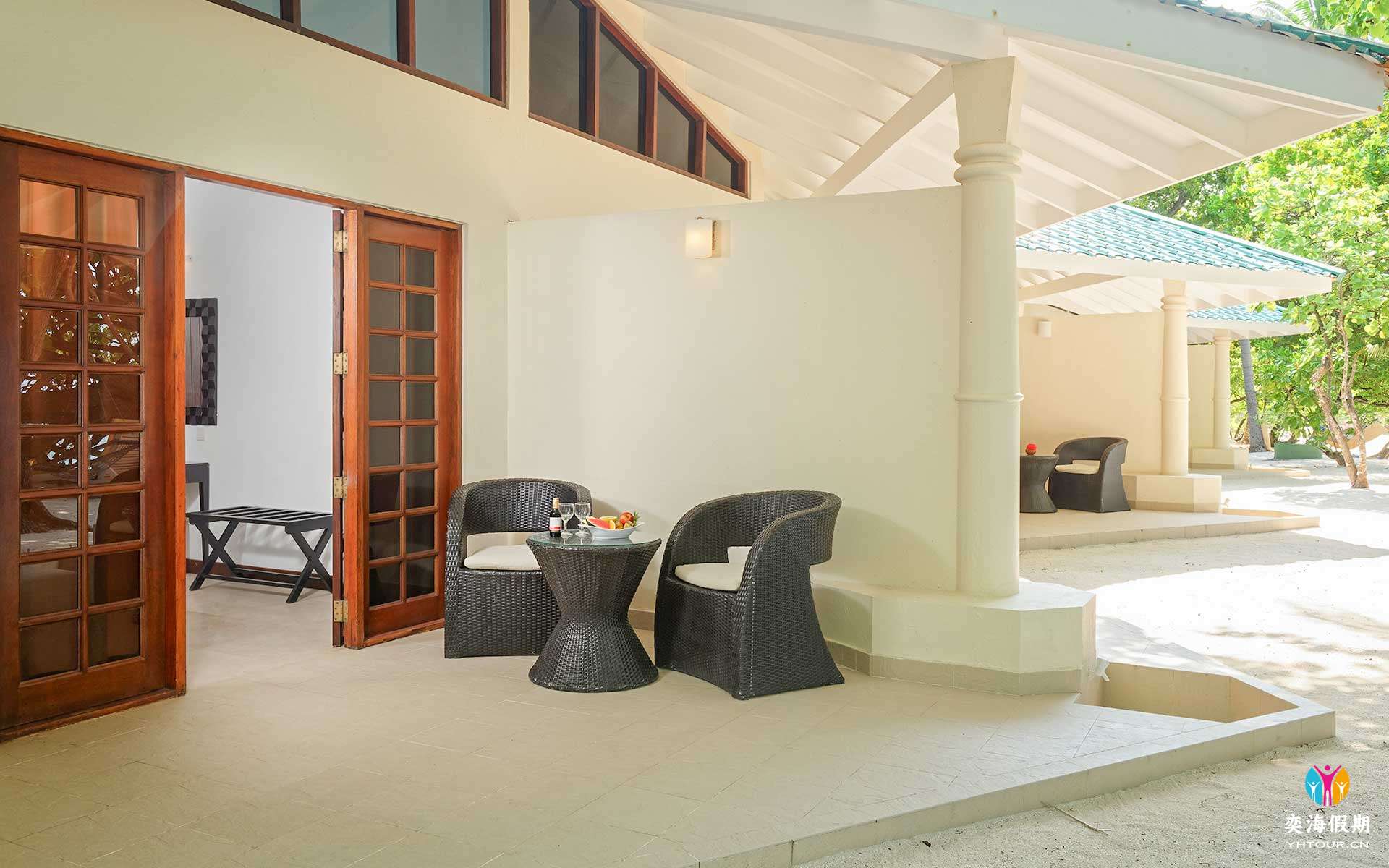 Superior Beach Bungalow5.jpg