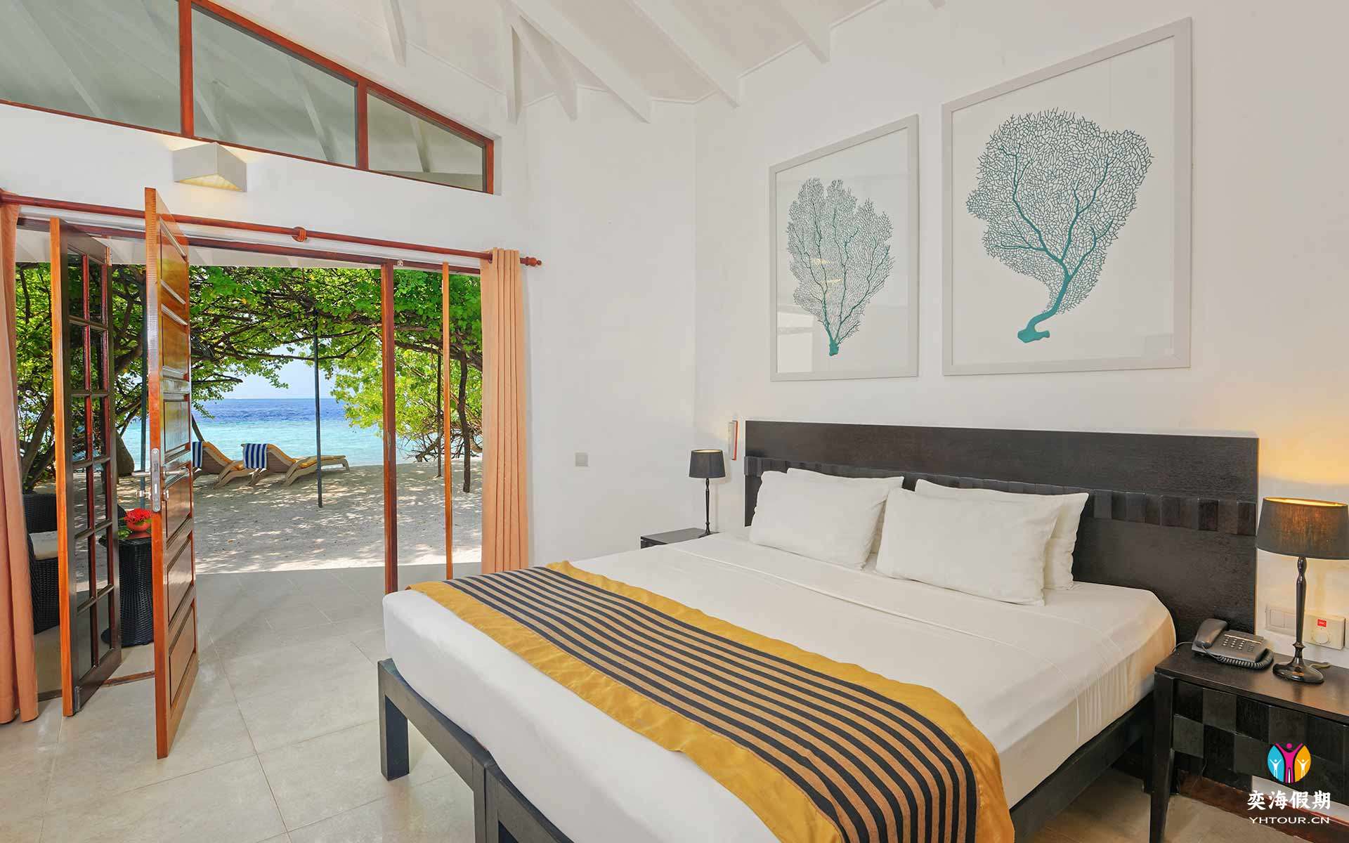 Superior Beach Bungalow2.jpg