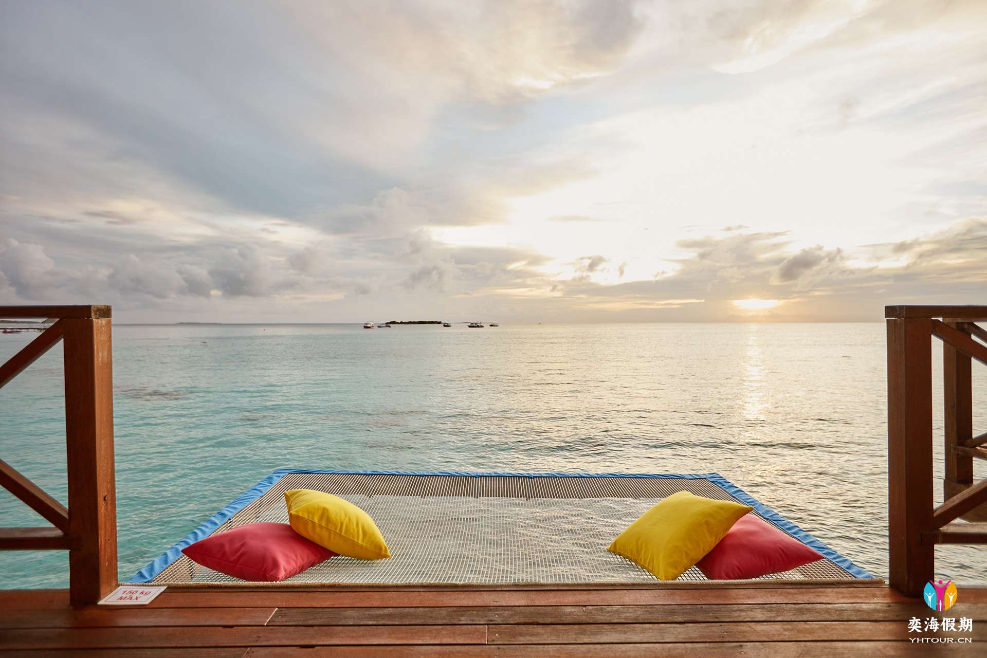 Vilu_Reef_Aqua_Villa_0032.jpg