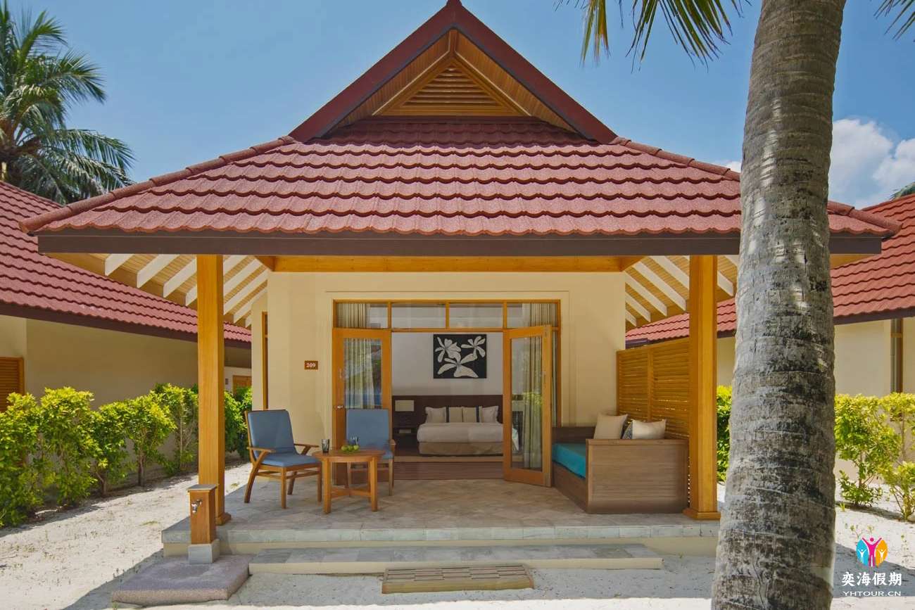 Beachfront Deluxe Bungalow.webp (2).jpg