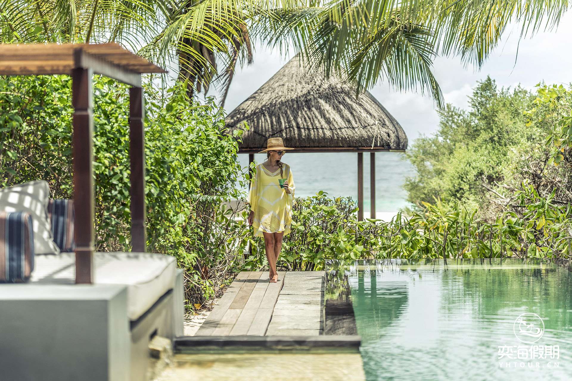 FS Landaa Giraavaru Beach Villa with Pool Liftstyle 2.jpg