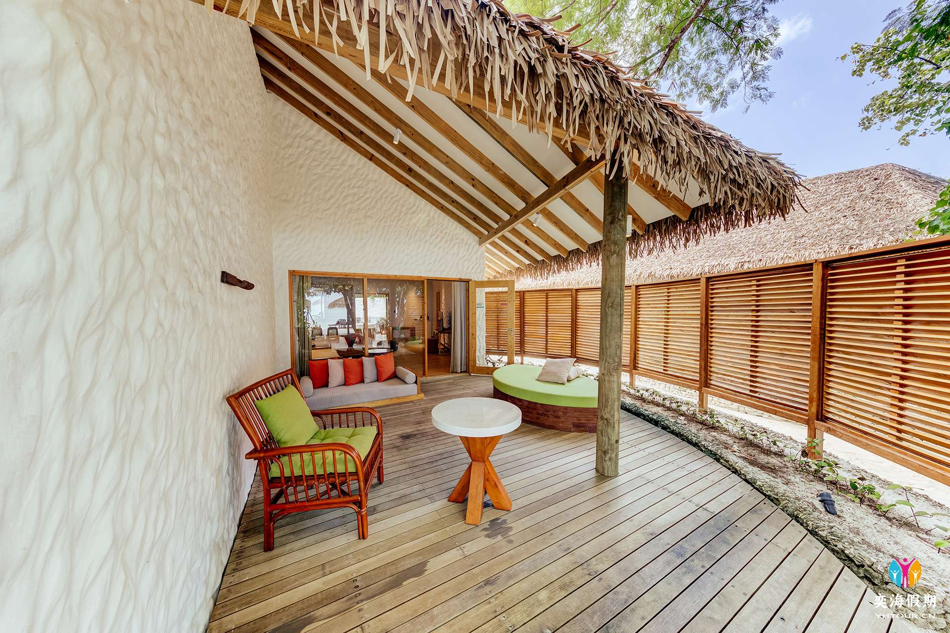 Junior Beach Suite (deck).jpg