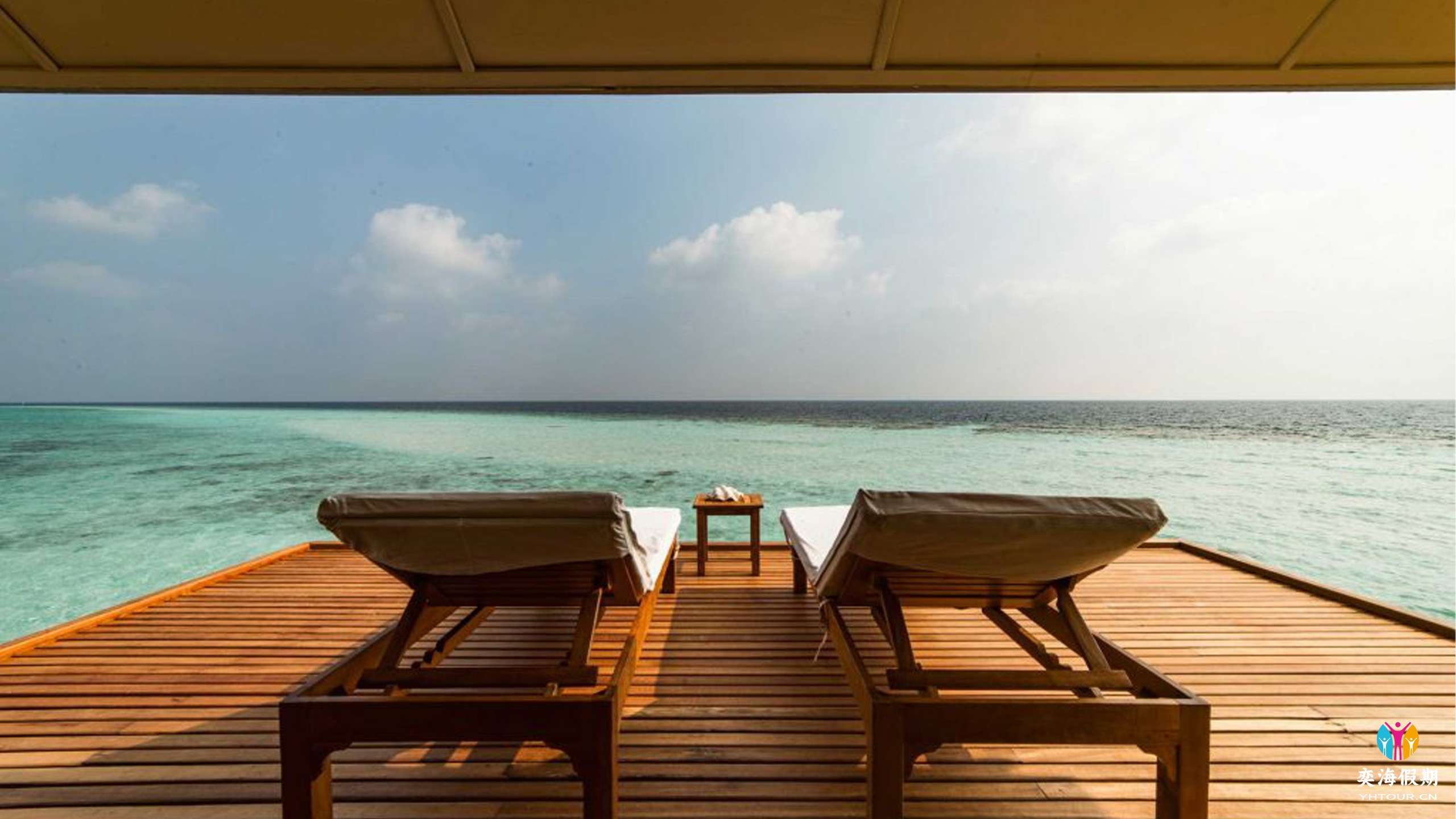 Over Water Villa (4).jpg