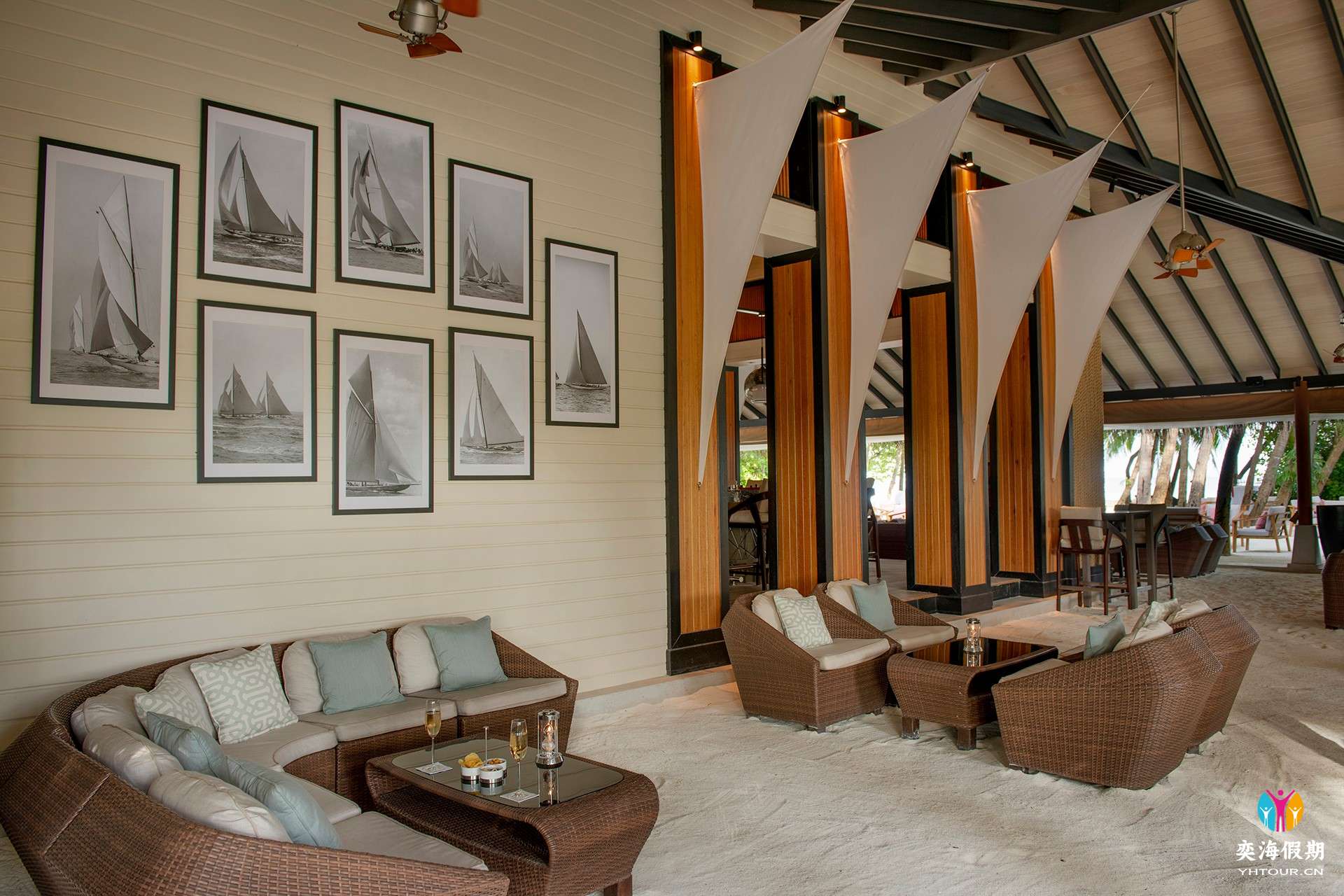 Sails Bar3.jpg