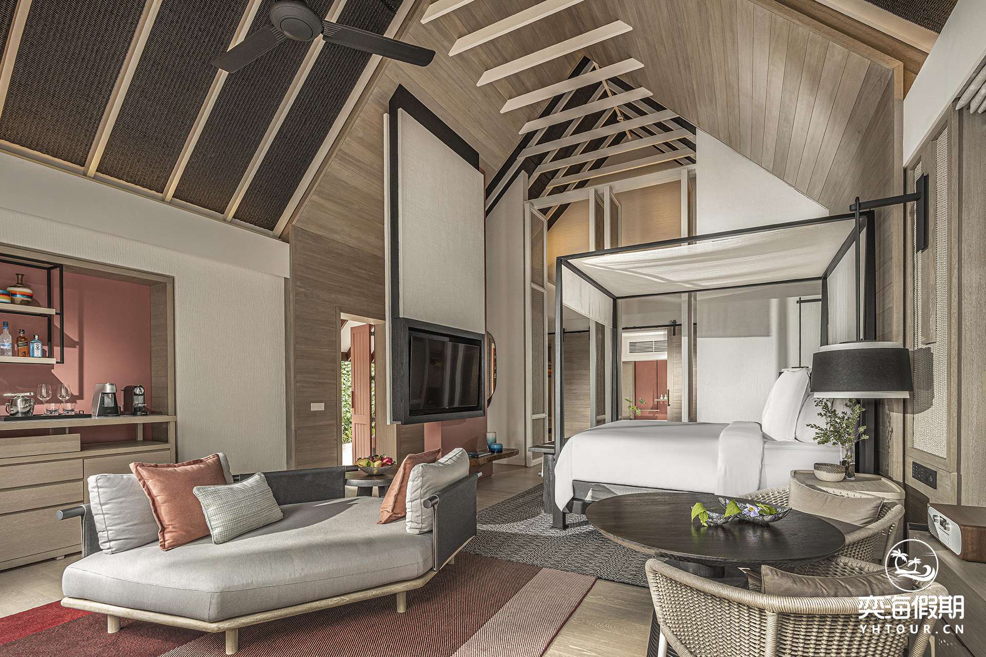 FS Landaa Giraavaru Beach Villa with Pool 1.jpg