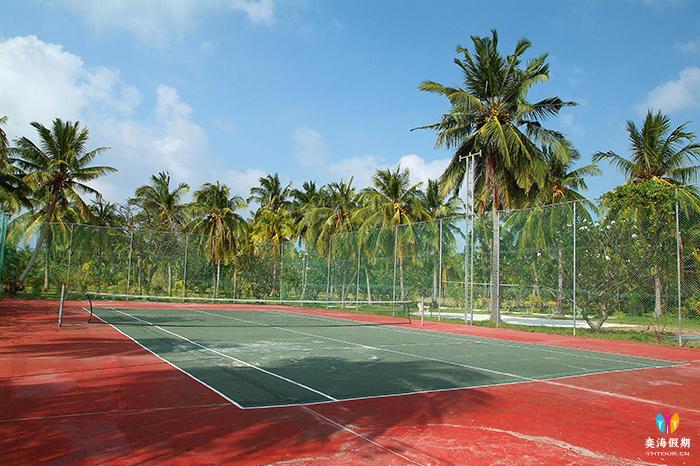 ADAARAN_Select_HUDHURAN_FUSHI_Tennis_court.jpg