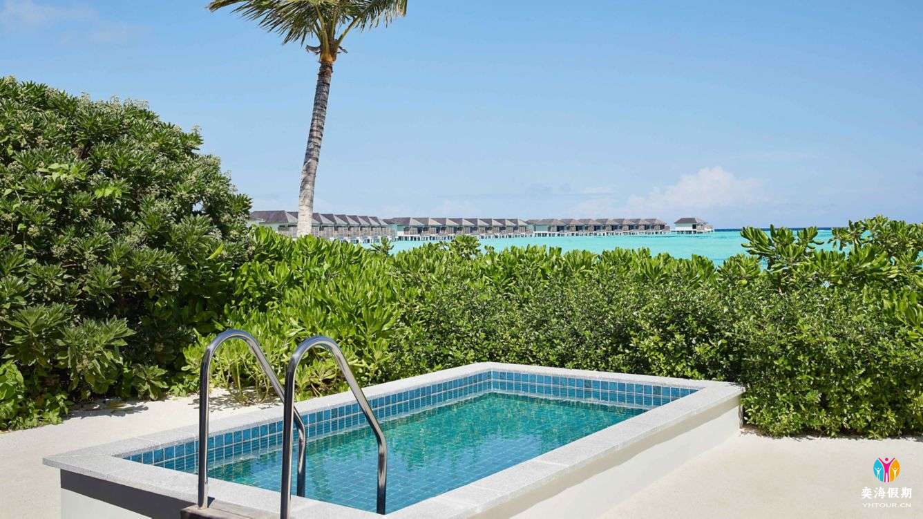 Beach Pool Villa2.jpg