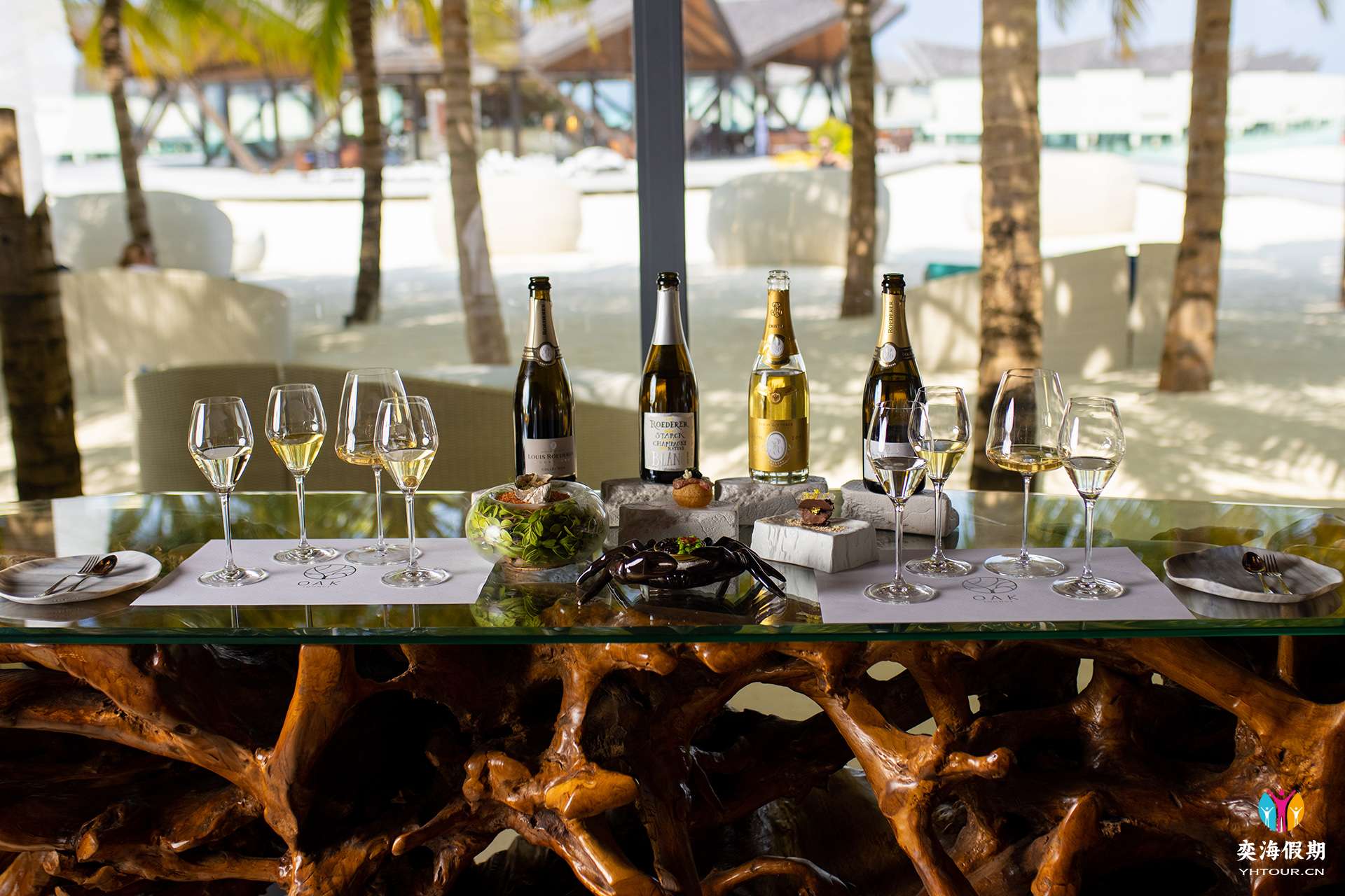Mövenpick Resort Kuredhivaru Maldives - Oak-Lounge-Indoor-Wine-Tasting-Counter.jpg